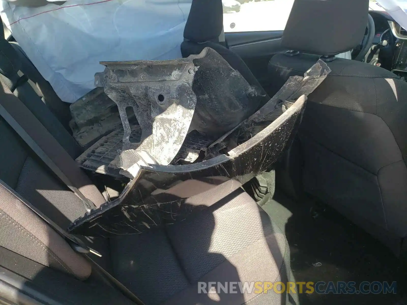 6 Photograph of a damaged car 5YFBURHE2KP941041 TOYOTA COROLLA 2019