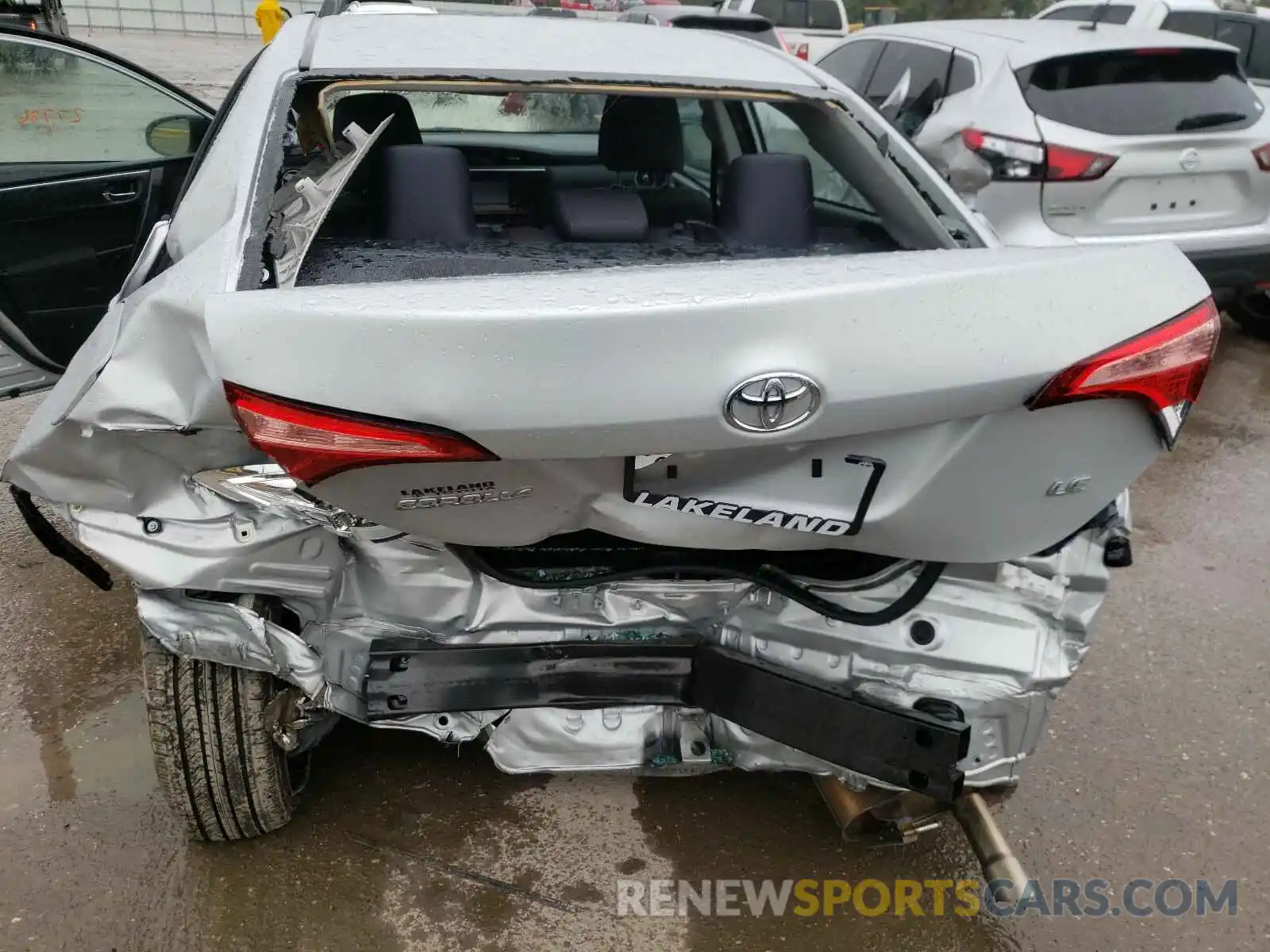 9 Photograph of a damaged car 5YFBURHE2KP941573 TOYOTA COROLLA 2019