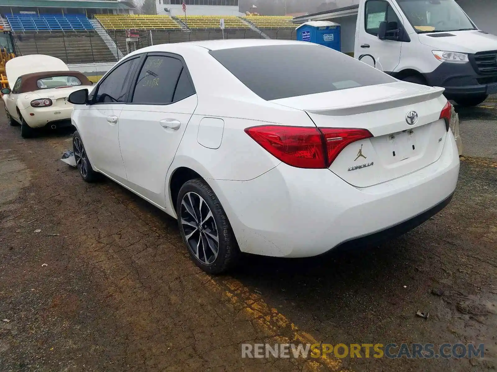 3 Photograph of a damaged car 5YFBURHE2KP941704 TOYOTA COROLLA 2019