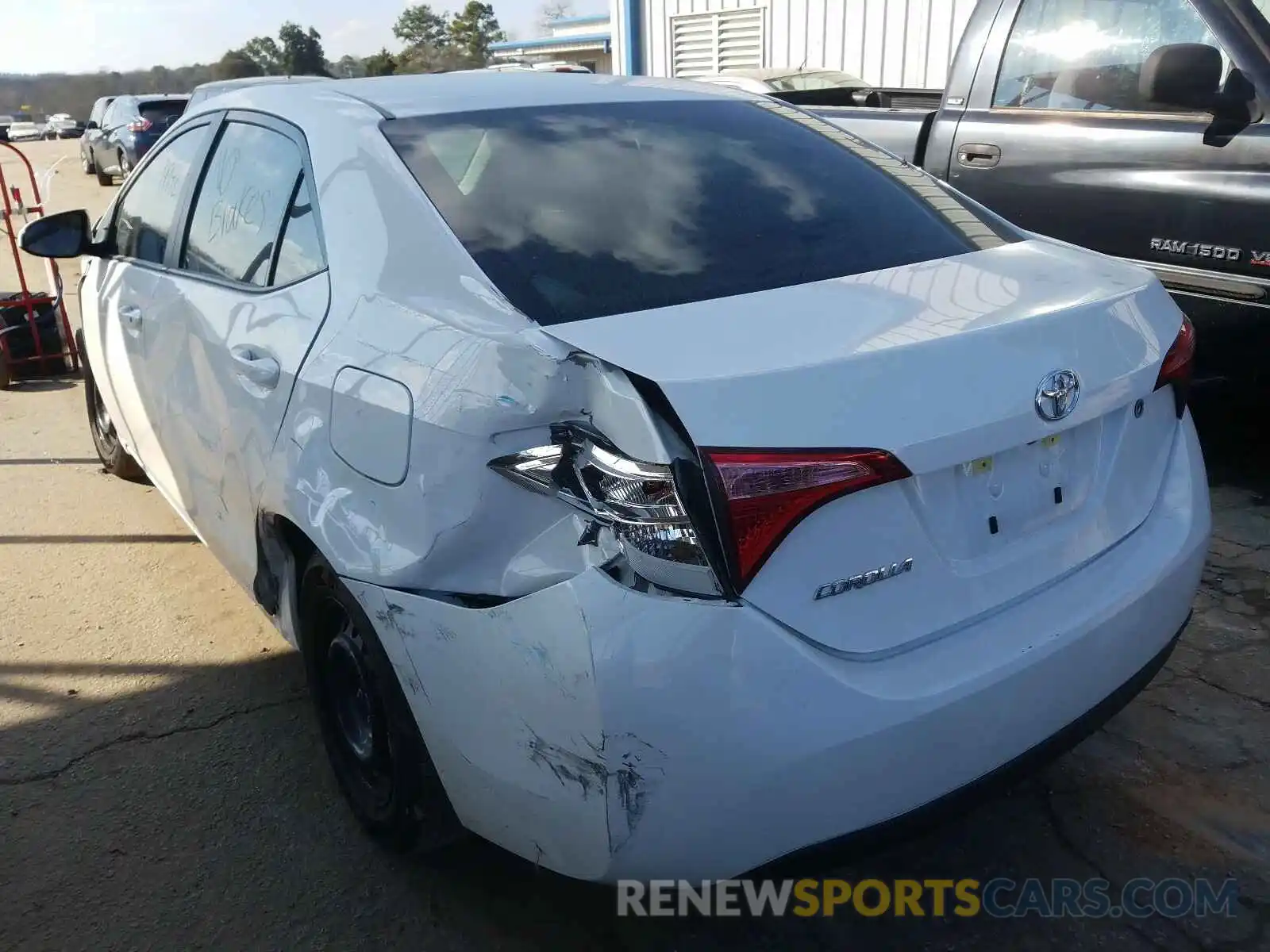 3 Photograph of a damaged car 5YFBURHE2KP941797 TOYOTA COROLLA 2019