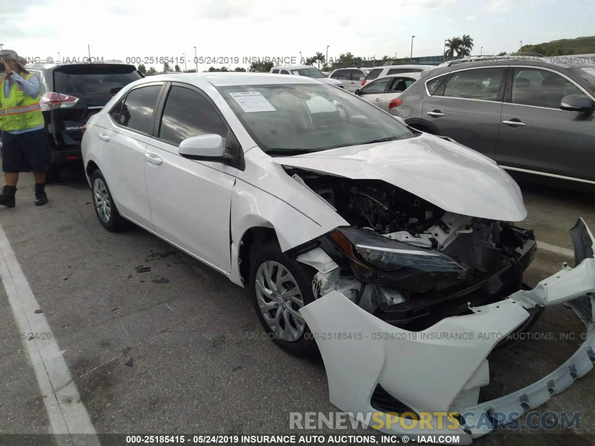 1 Photograph of a damaged car 5YFBURHE2KP942464 TOYOTA COROLLA 2019