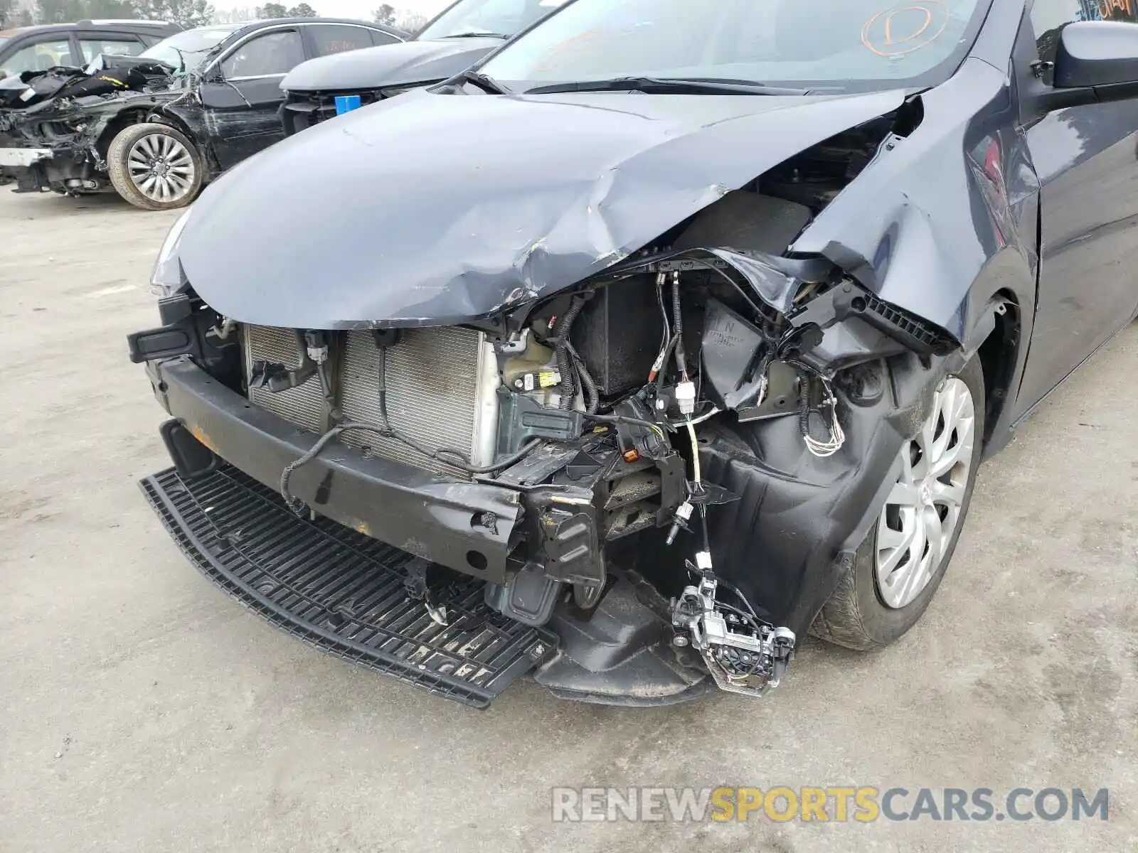 9 Photograph of a damaged car 5YFBURHE2KP943033 TOYOTA COROLLA 2019