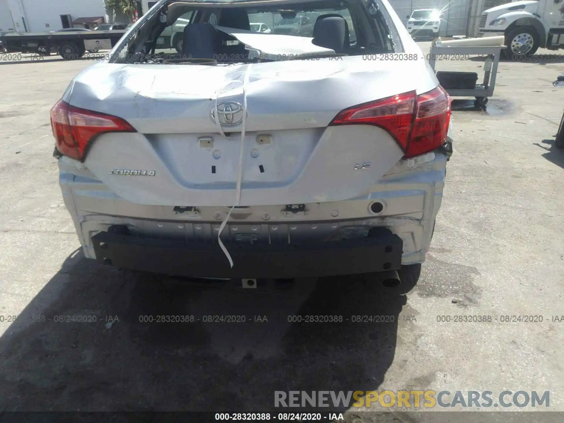 8 Photograph of a damaged car 5YFBURHE2KP943212 TOYOTA COROLLA 2019