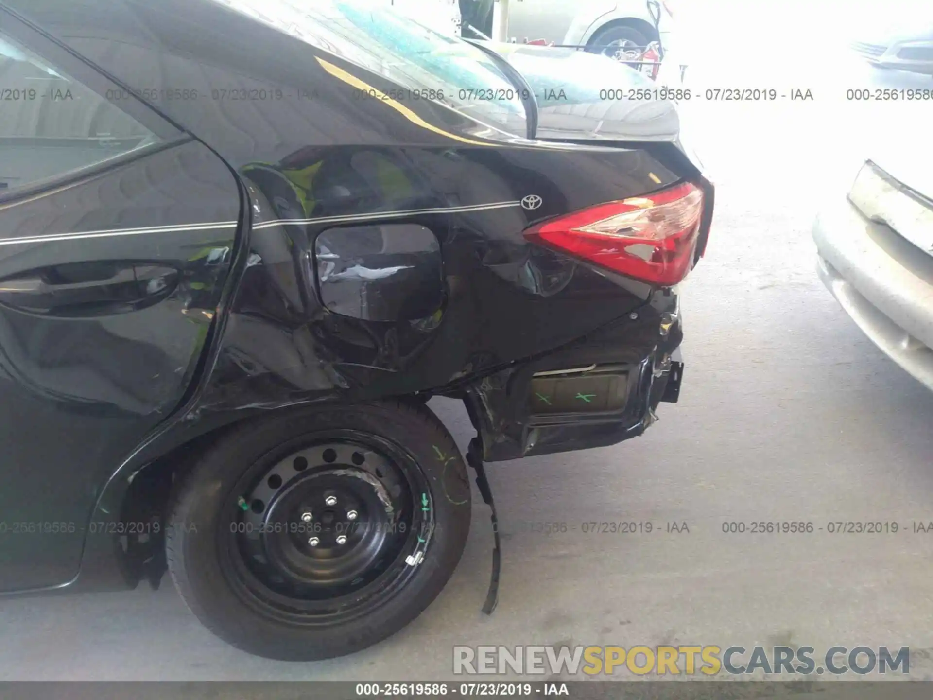 6 Photograph of a damaged car 5YFBURHE2KP944585 TOYOTA COROLLA 2019