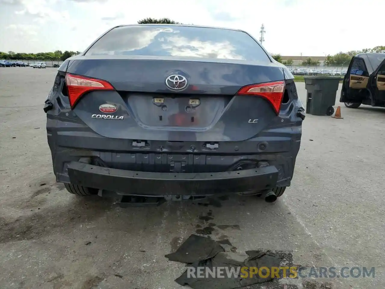 9 Photograph of a damaged car 5YFBURHE2KP945879 TOYOTA COROLLA 2019