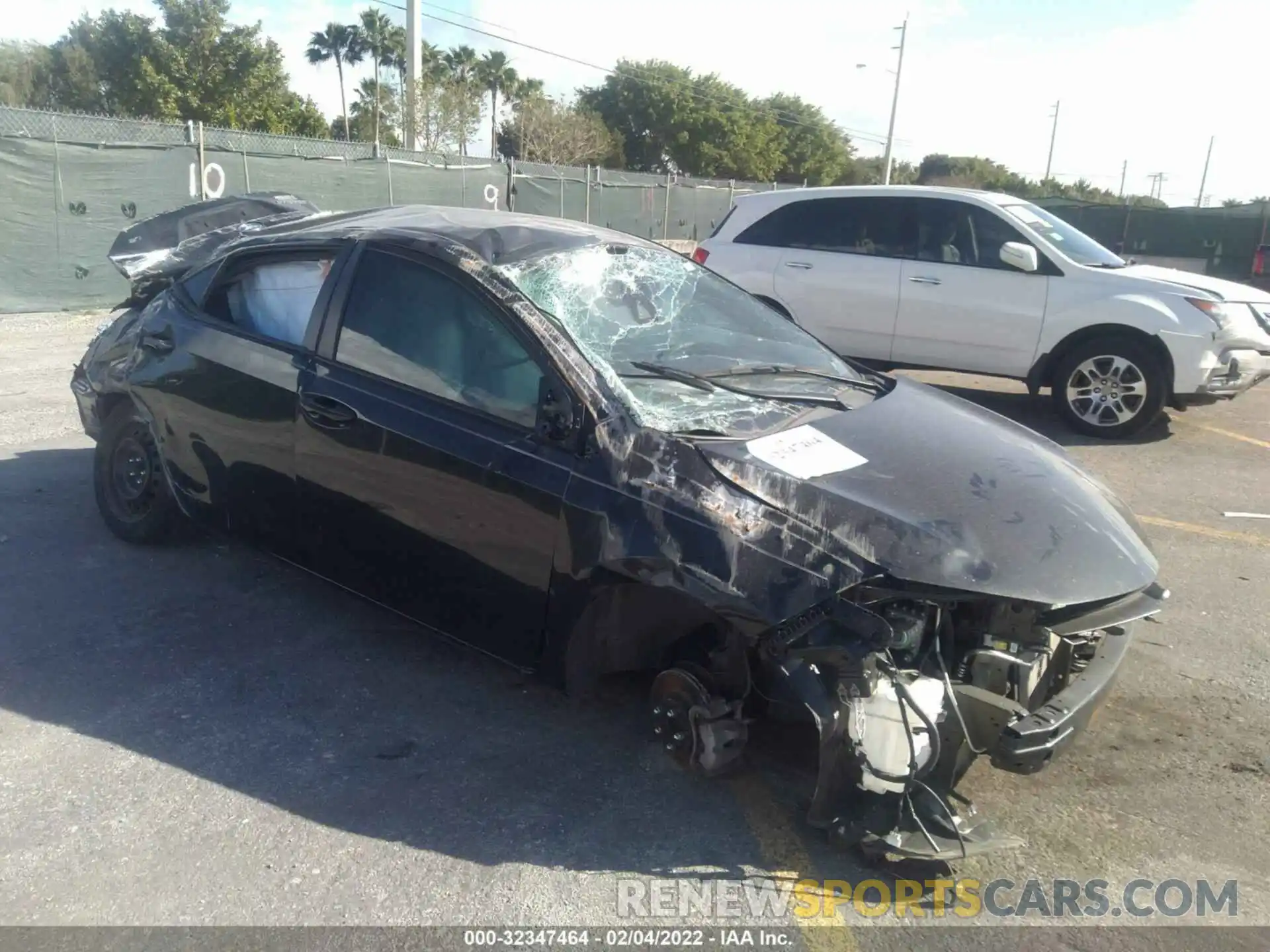 1 Photograph of a damaged car 5YFBURHE2KP946370 TOYOTA COROLLA 2019