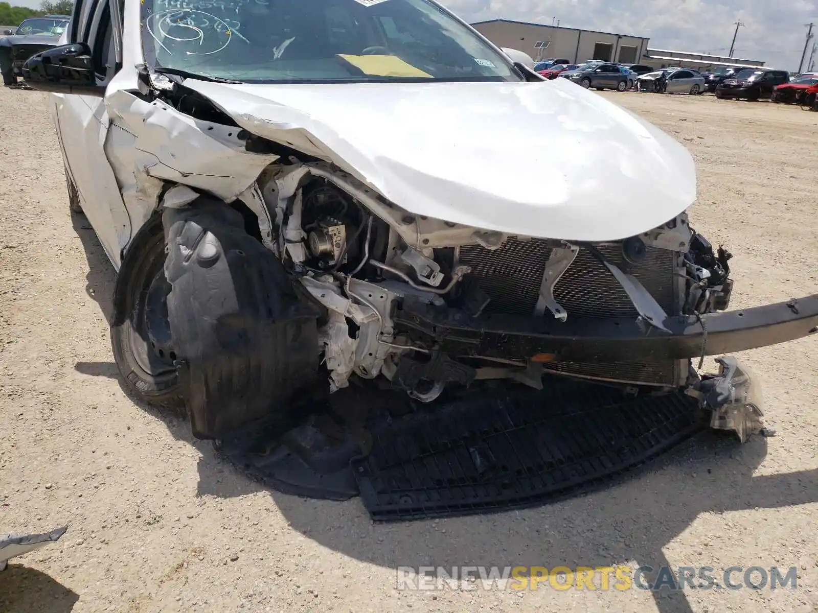 9 Photograph of a damaged car 5YFBURHE2KP946594 TOYOTA COROLLA 2019