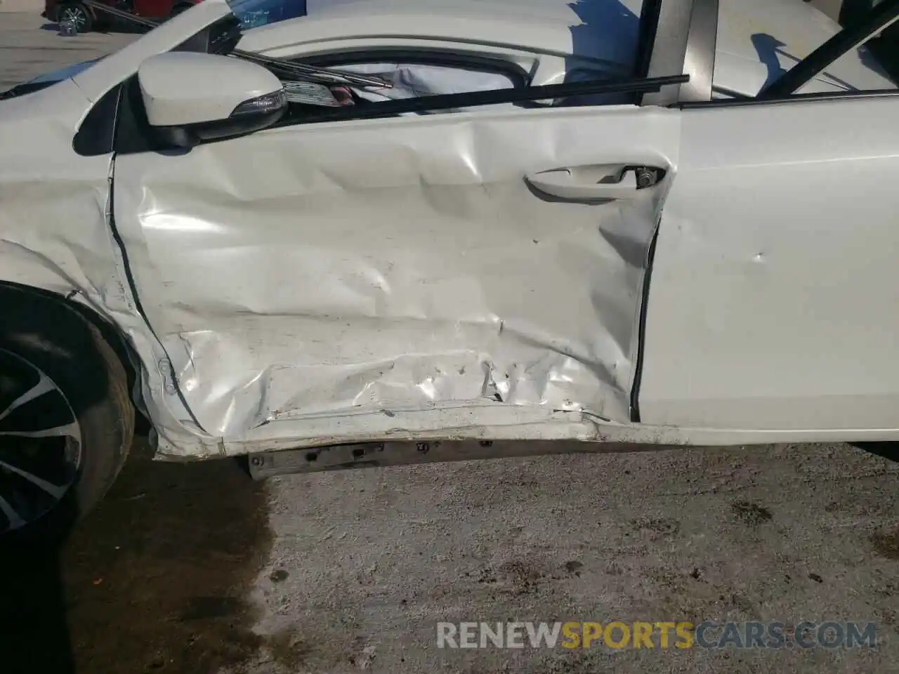 9 Photograph of a damaged car 5YFBURHE2KP946871 TOYOTA COROLLA 2019