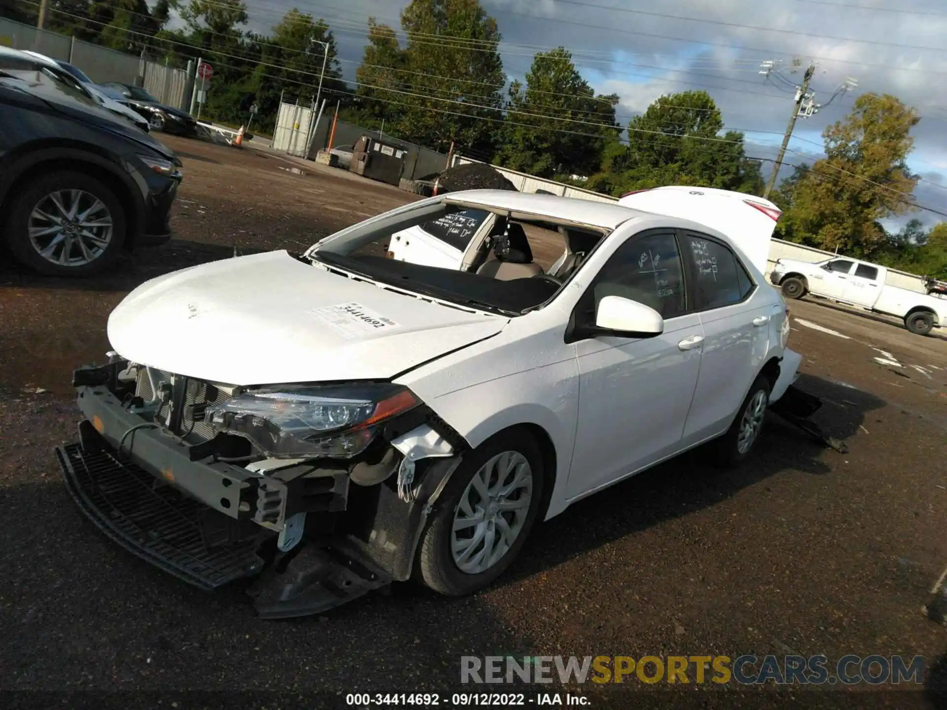 2 Photograph of a damaged car 5YFBURHE2KP947177 TOYOTA COROLLA 2019