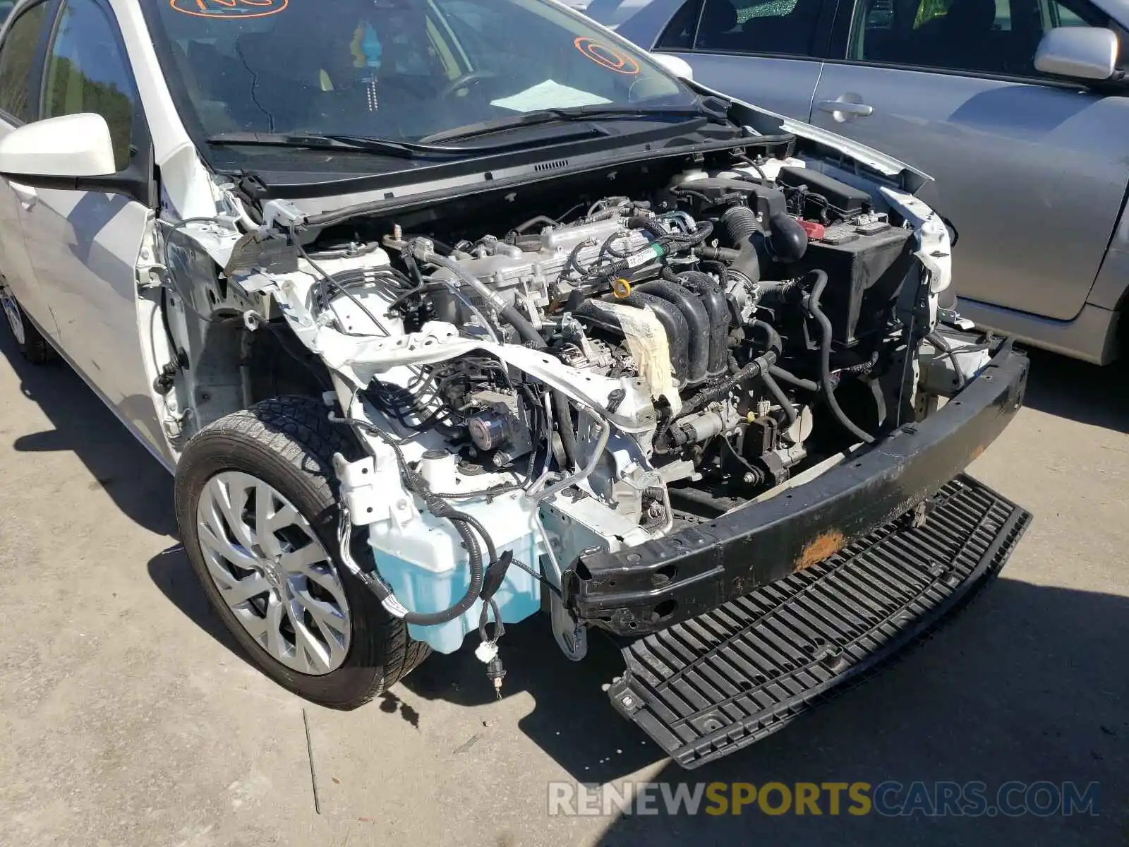 9 Photograph of a damaged car 5YFBURHE2KP948202 TOYOTA COROLLA 2019