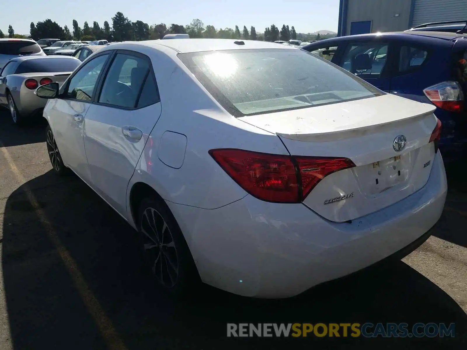 3 Photograph of a damaged car 5YFBURHE3KP860310 TOYOTA COROLLA 2019