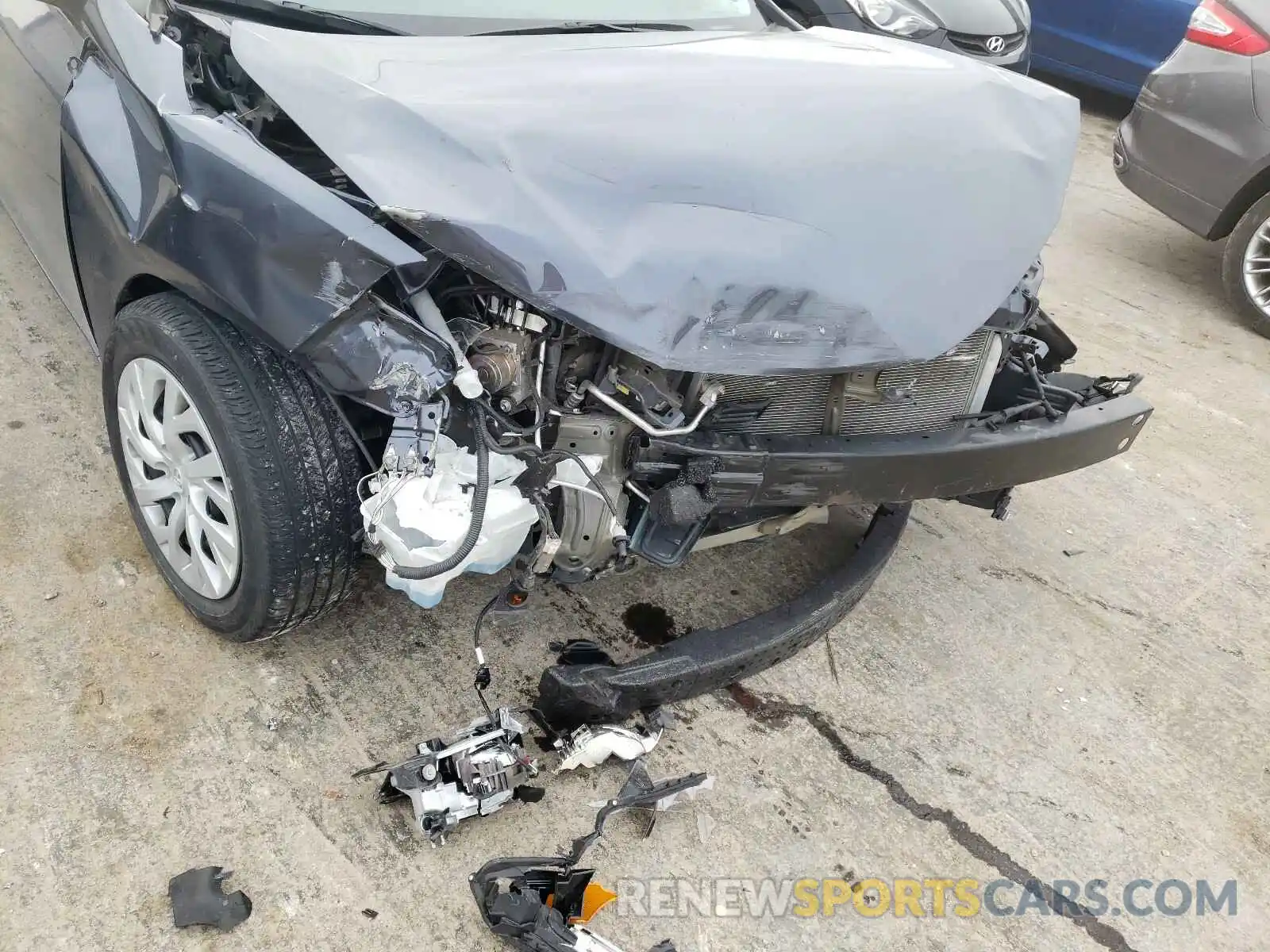 9 Photograph of a damaged car 5YFBURHE3KP860680 TOYOTA COROLLA 2019