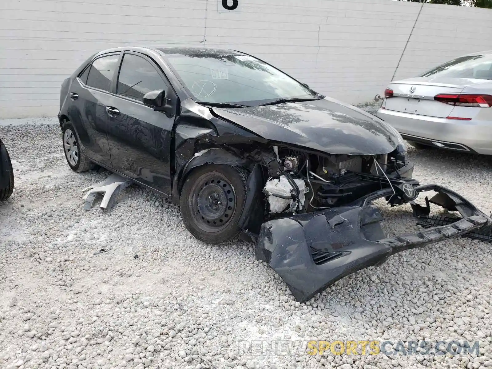 1 Photograph of a damaged car 5YFBURHE3KP862011 TOYOTA COROLLA 2019