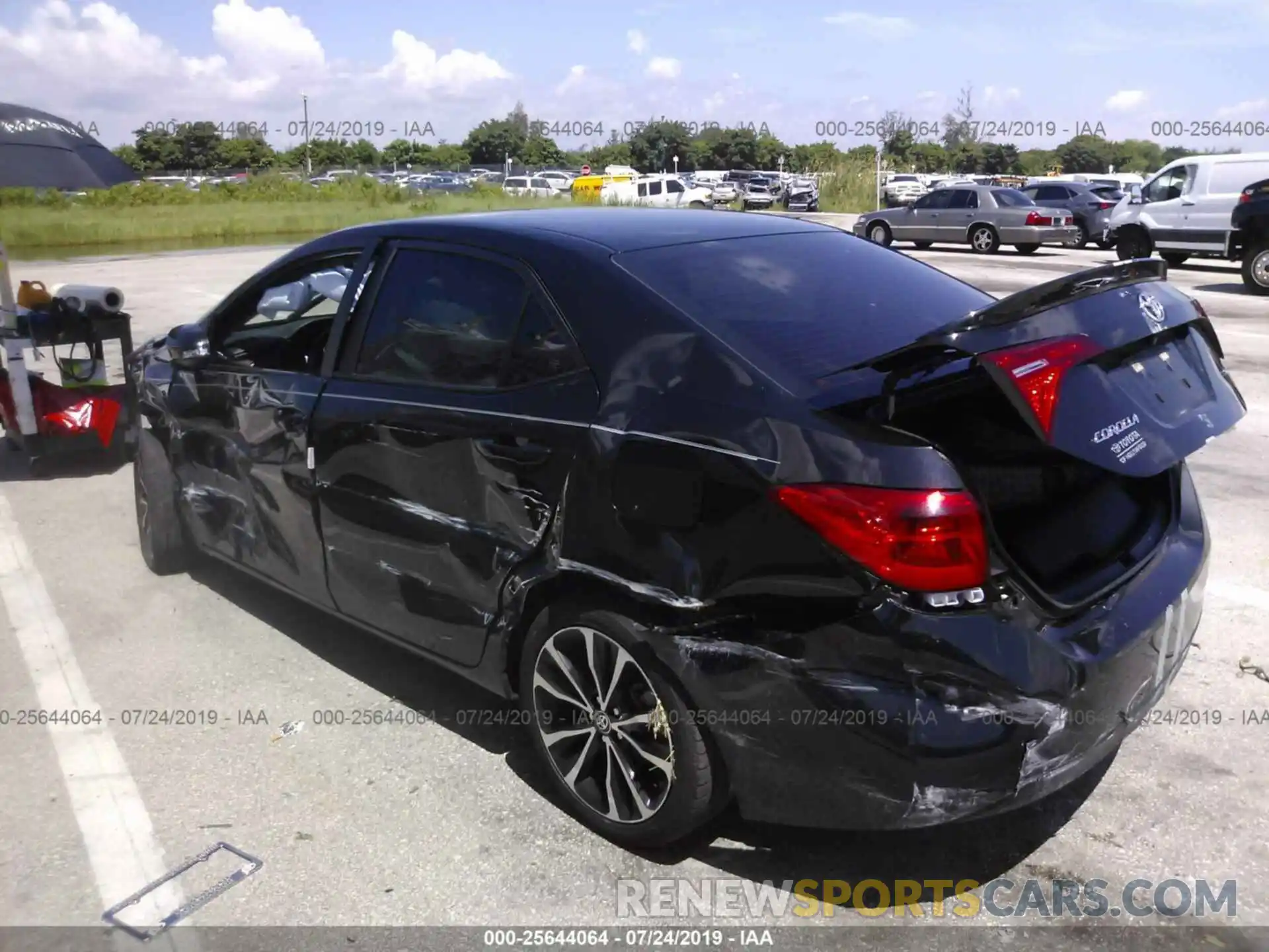 3 Photograph of a damaged car 5YFBURHE3KP862722 TOYOTA COROLLA 2019