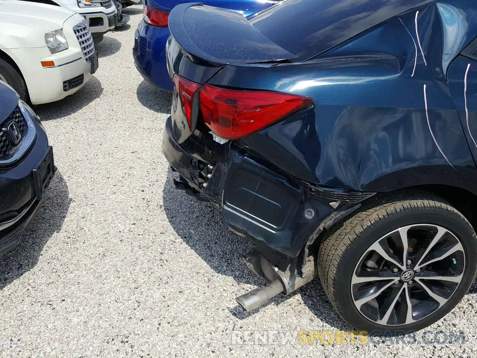 9 Photograph of a damaged car 5YFBURHE3KP863952 TOYOTA COROLLA 2019