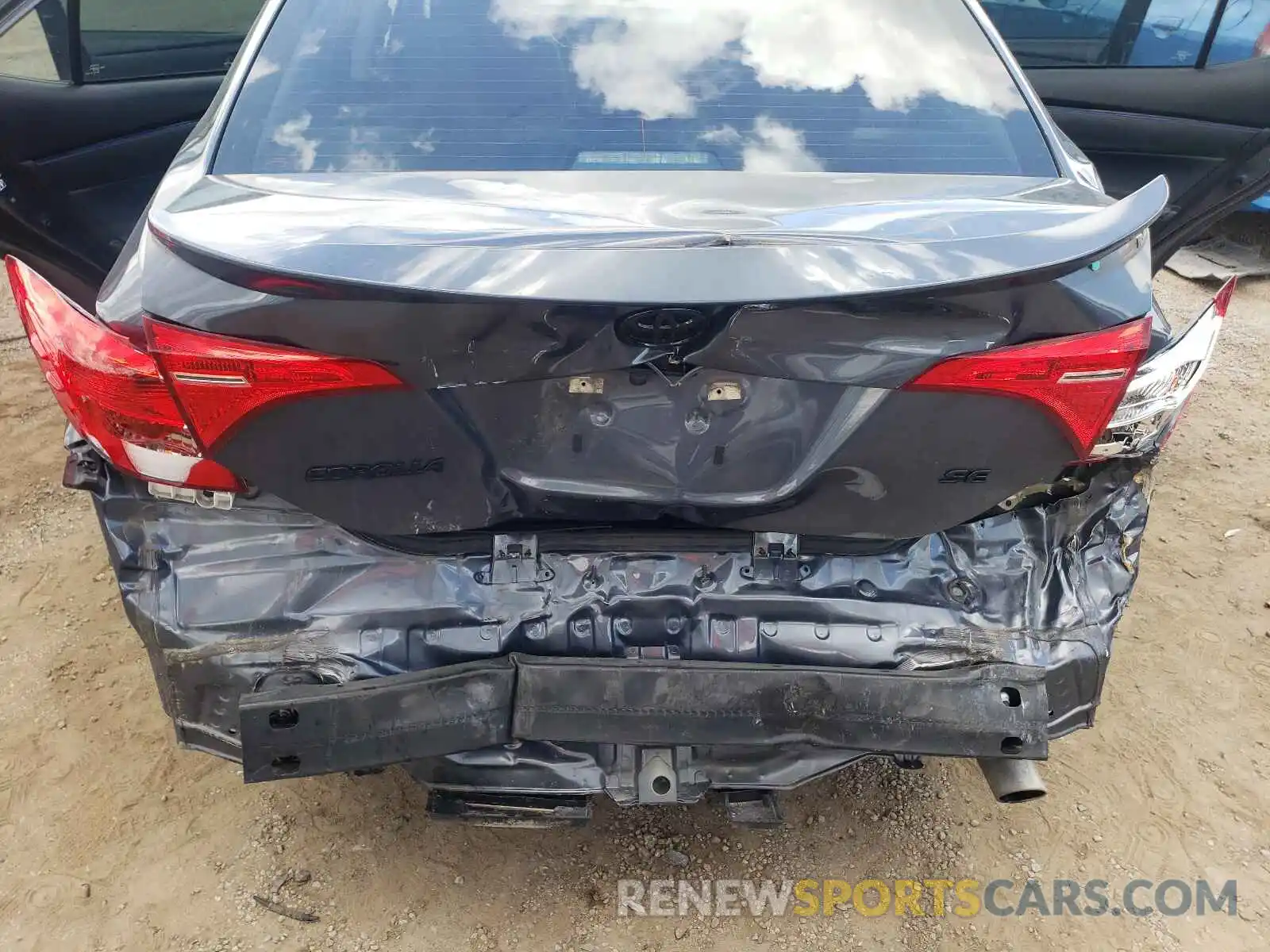 9 Photograph of a damaged car 5YFBURHE3KP864082 TOYOTA COROLLA 2019