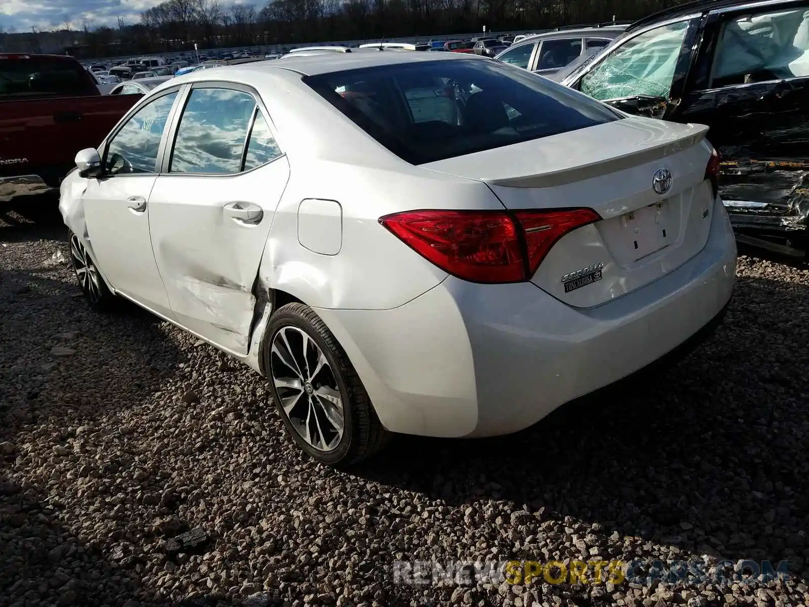 3 Photograph of a damaged car 5YFBURHE3KP864115 TOYOTA COROLLA 2019