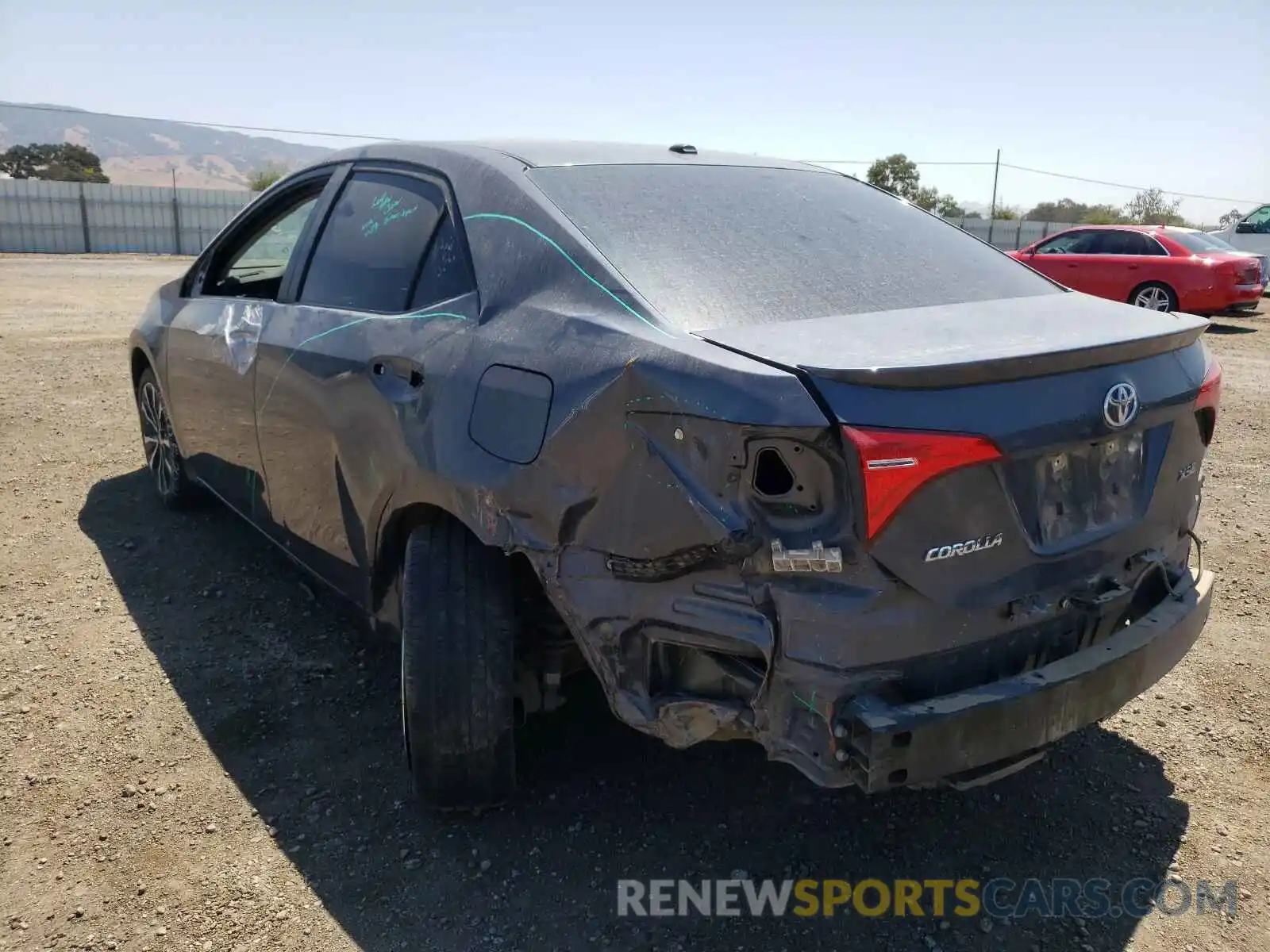 3 Photograph of a damaged car 5YFBURHE3KP864289 TOYOTA COROLLA 2019