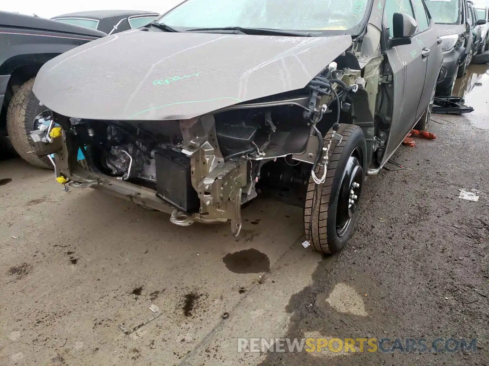 9 Photograph of a damaged car 5YFBURHE3KP865989 TOYOTA COROLLA 2019