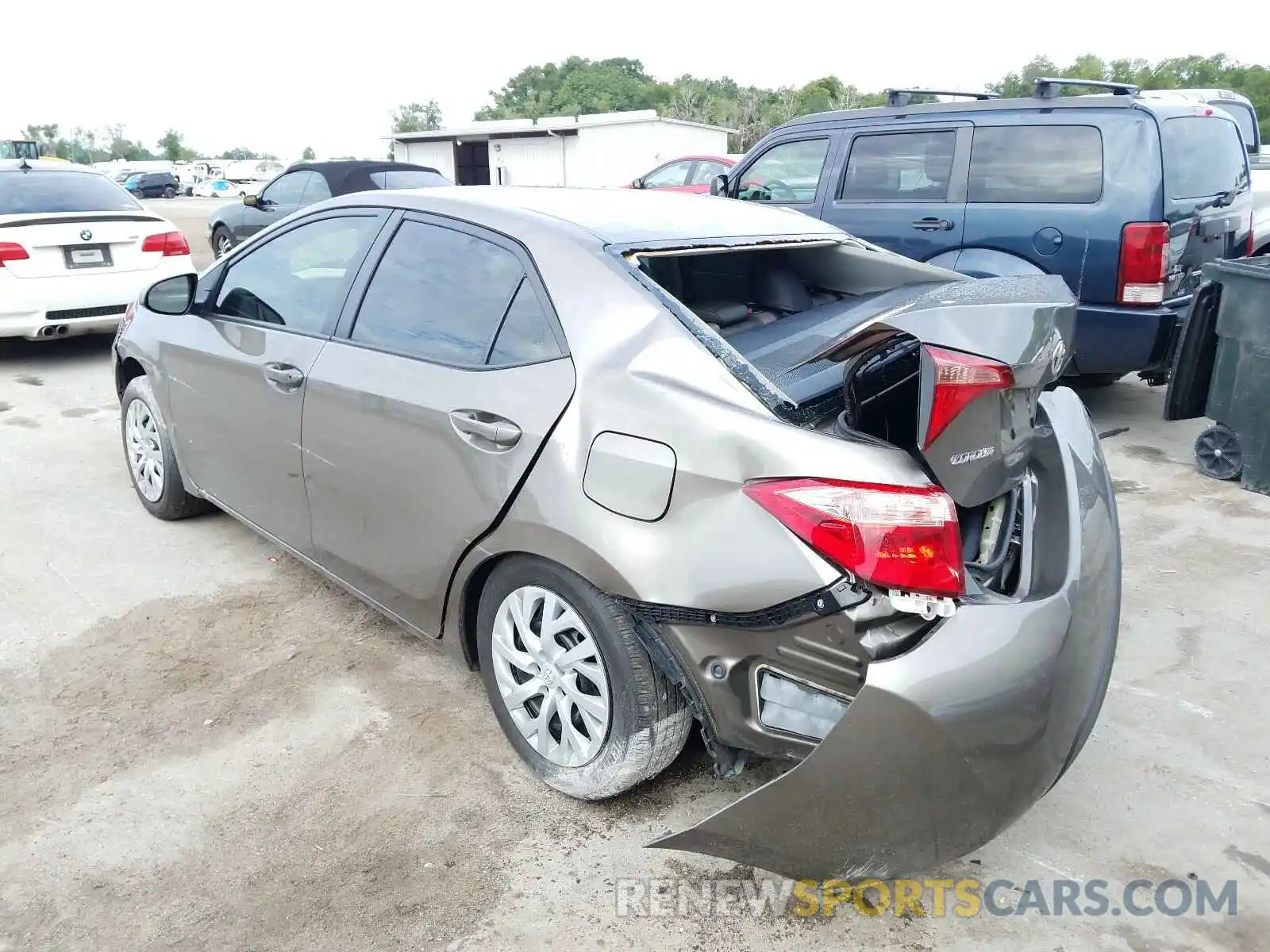 3 Photograph of a damaged car 5YFBURHE3KP866124 TOYOTA COROLLA 2019