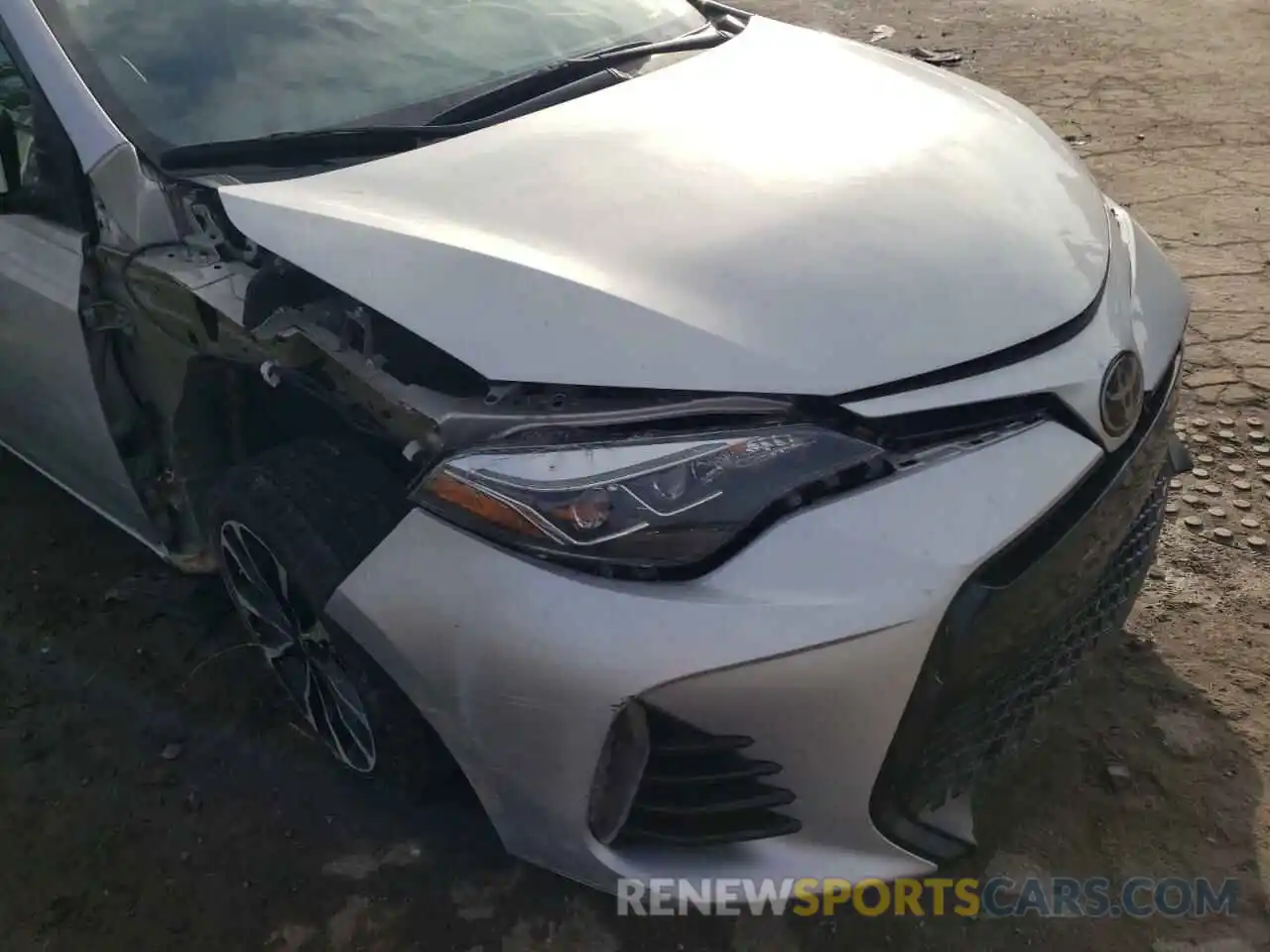 9 Photograph of a damaged car 5YFBURHE3KP868293 TOYOTA COROLLA 2019