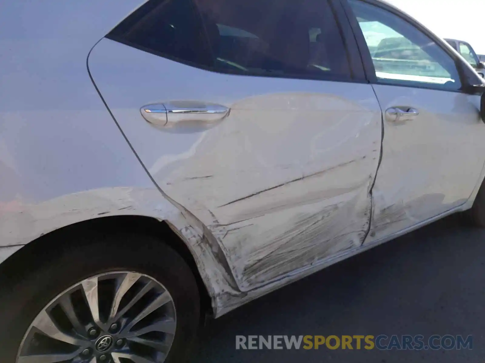 9 Photograph of a damaged car 5YFBURHE3KP869086 TOYOTA COROLLA 2019