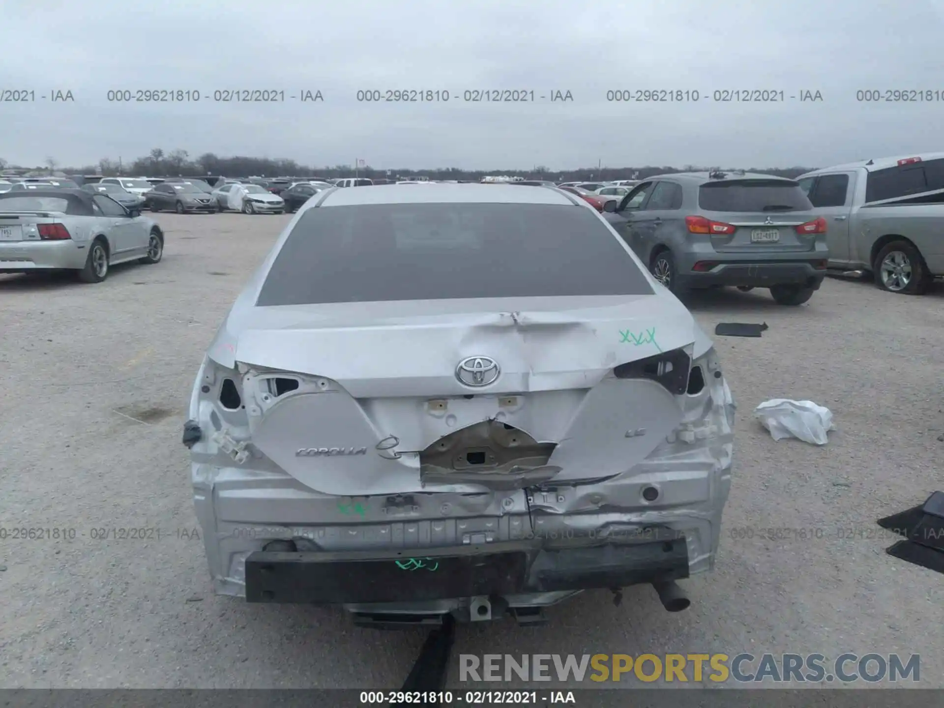6 Photograph of a damaged car 5YFBURHE3KP869329 TOYOTA COROLLA 2019
