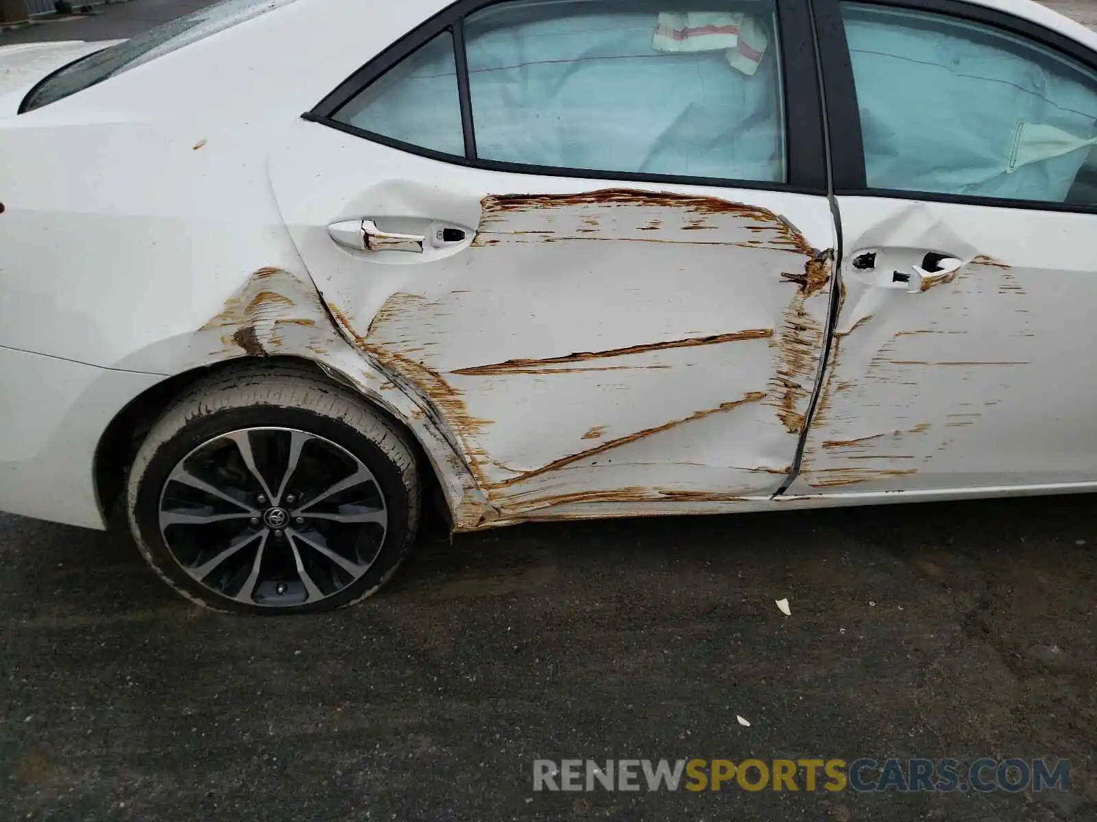 9 Photograph of a damaged car 5YFBURHE3KP869721 TOYOTA COROLLA 2019