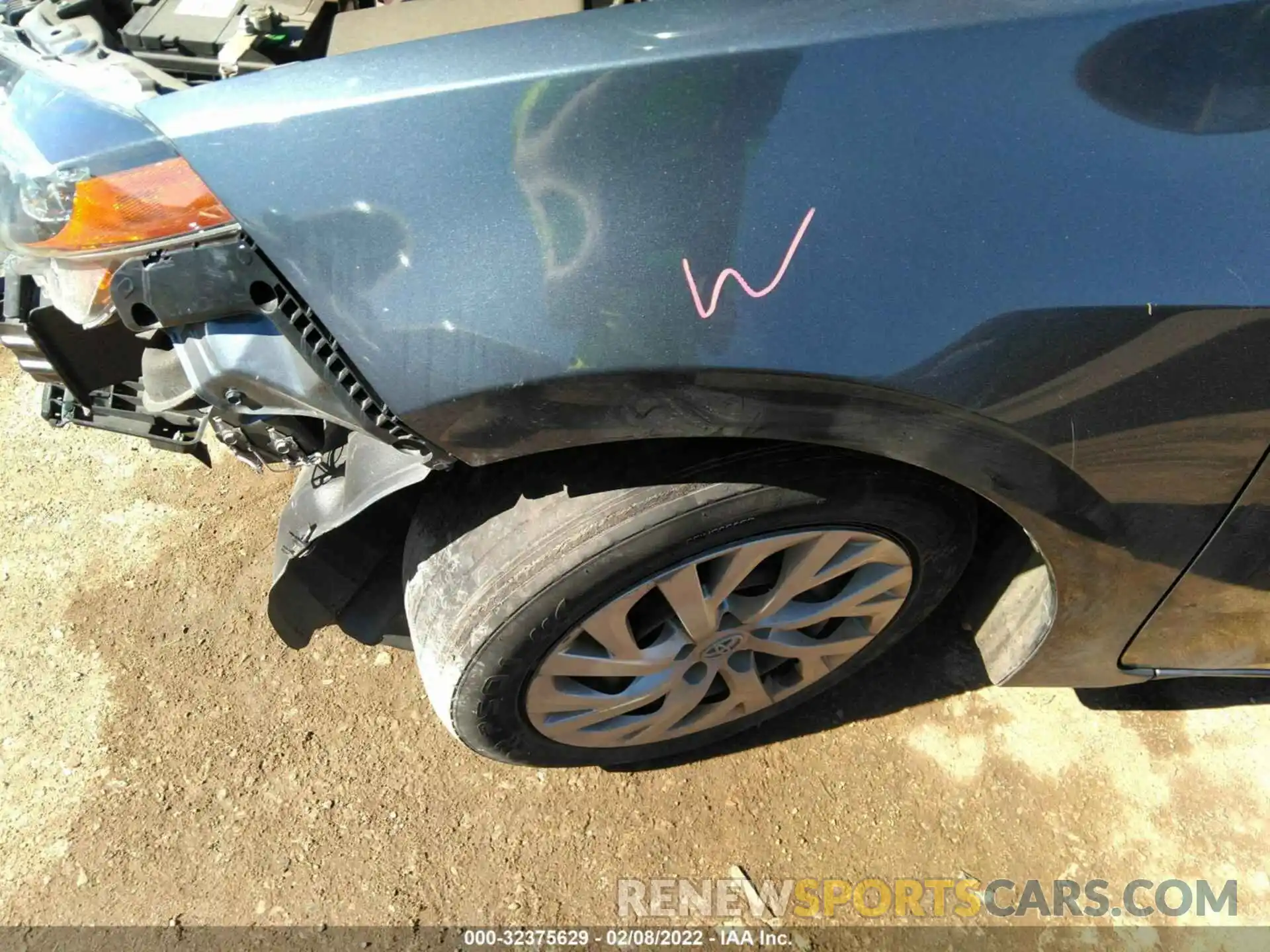 13 Photograph of a damaged car 5YFBURHE3KP872277 TOYOTA COROLLA 2019