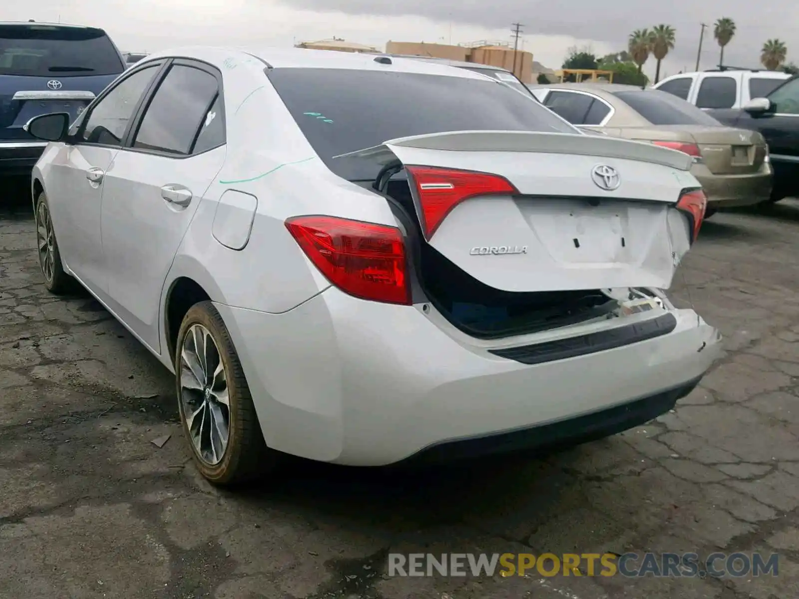 3 Photograph of a damaged car 5YFBURHE3KP873722 TOYOTA COROLLA 2019