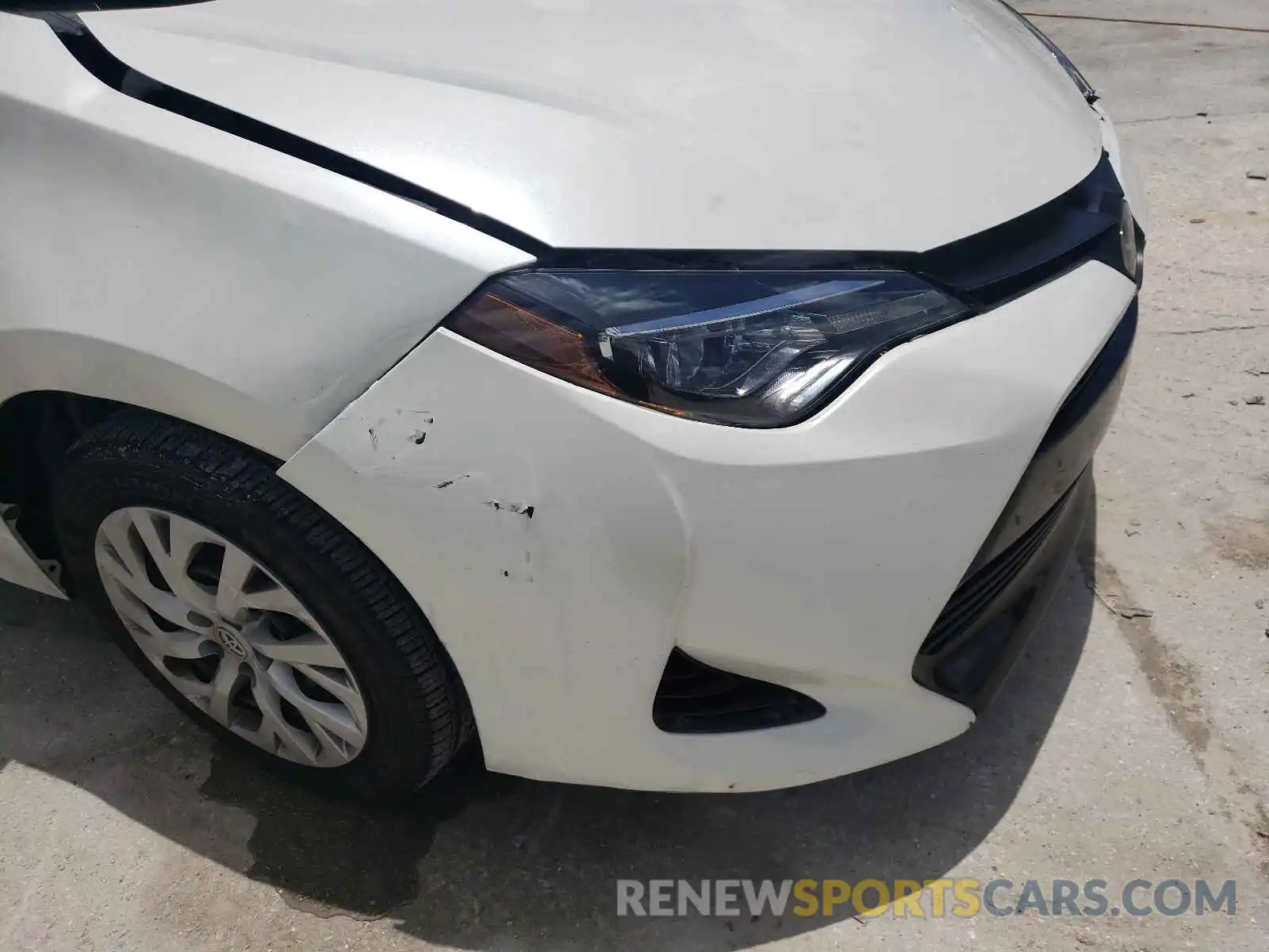 10 Photograph of a damaged car 5YFBURHE3KP873932 TOYOTA COROLLA 2019