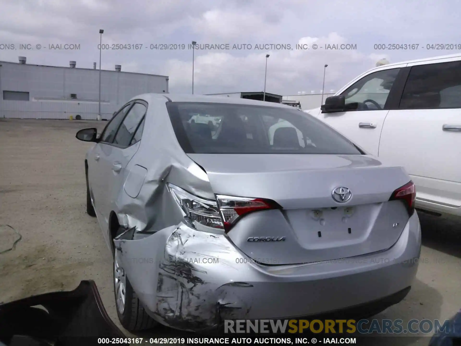 3 Photograph of a damaged car 5YFBURHE3KP874708 TOYOTA COROLLA 2019