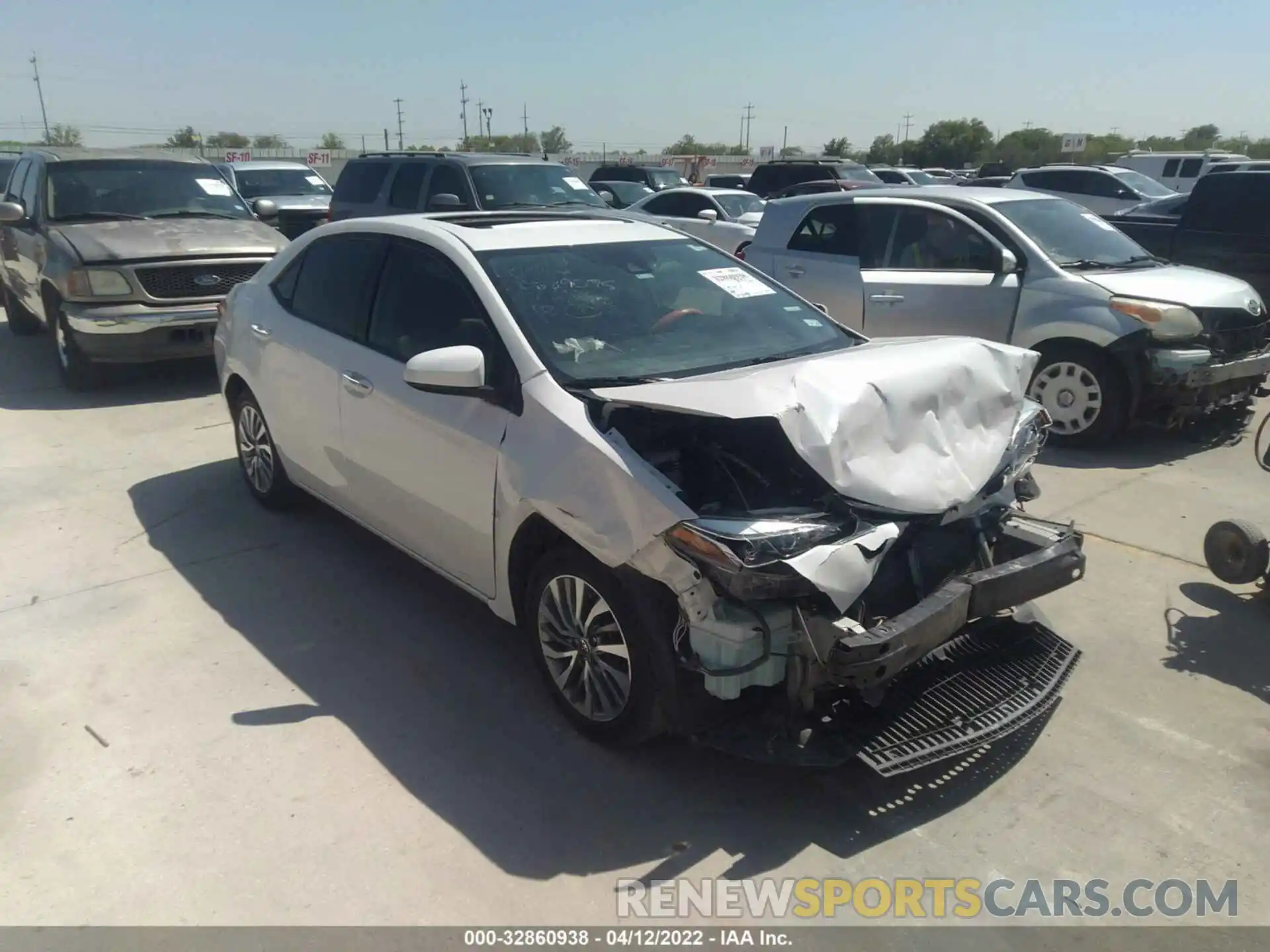 1 Photograph of a damaged car 5YFBURHE3KP876832 TOYOTA COROLLA 2019