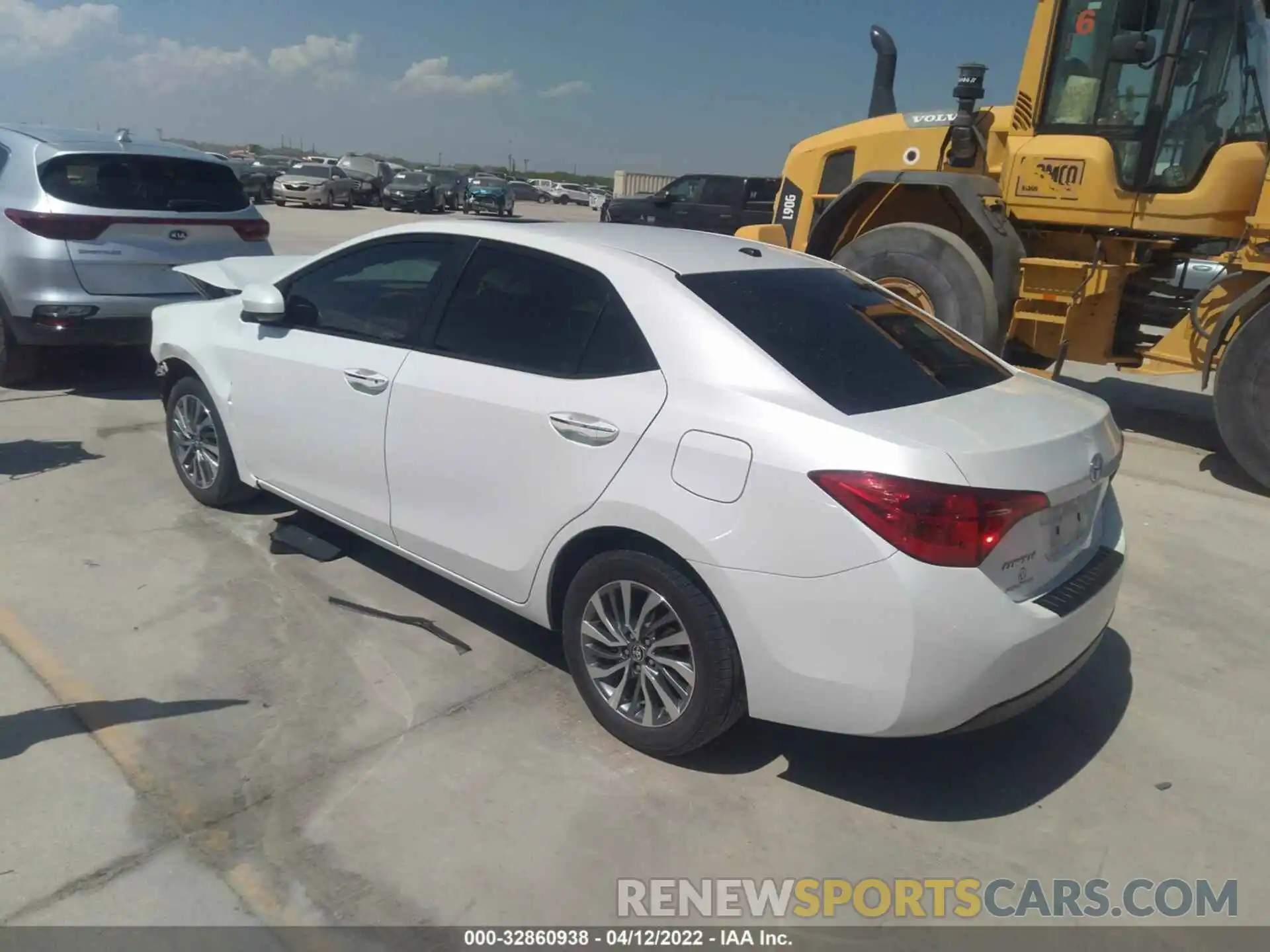 3 Photograph of a damaged car 5YFBURHE3KP876832 TOYOTA COROLLA 2019