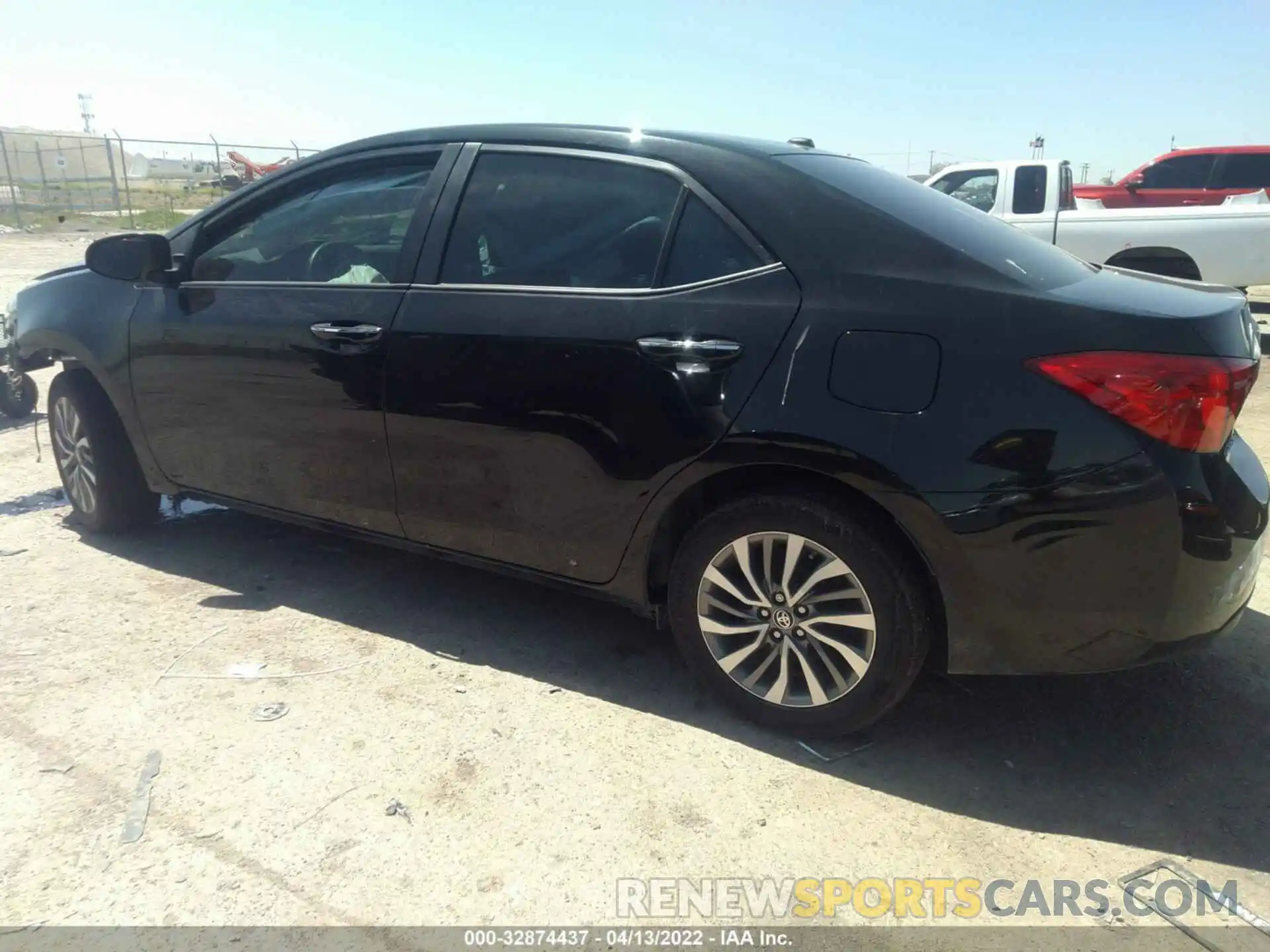 3 Photograph of a damaged car 5YFBURHE3KP876989 TOYOTA COROLLA 2019