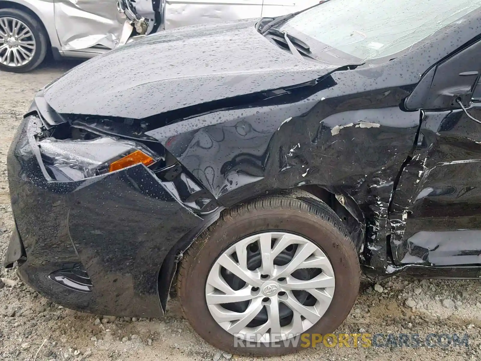 10 Photograph of a damaged car 5YFBURHE3KP877043 TOYOTA COROLLA 2019