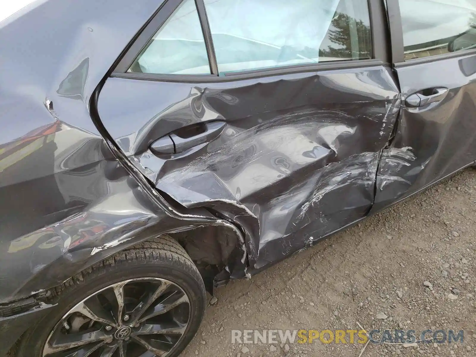 9 Photograph of a damaged car 5YFBURHE3KP877205 TOYOTA COROLLA 2019