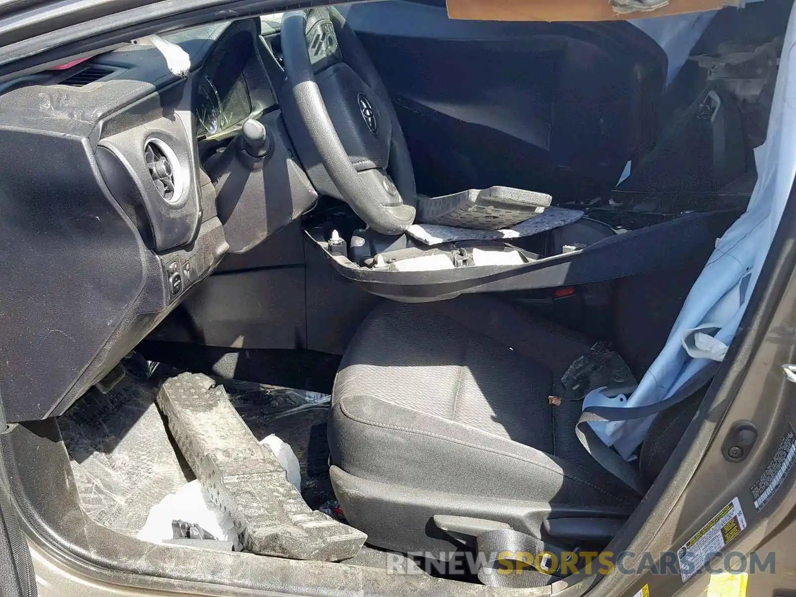 5 Photograph of a damaged car 5YFBURHE3KP879326 TOYOTA COROLLA 2019