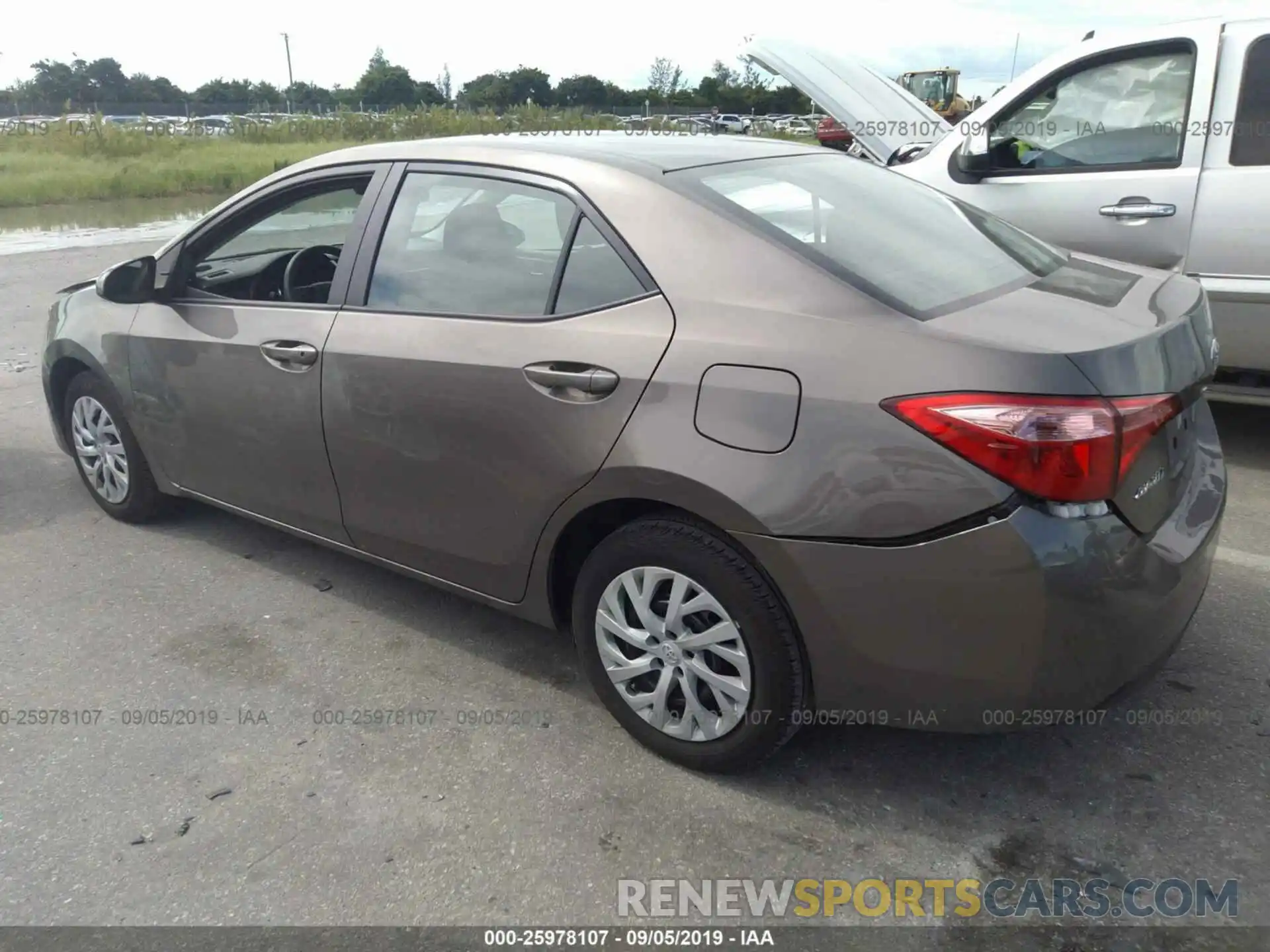 3 Photograph of a damaged car 5YFBURHE3KP881674 TOYOTA COROLLA 2019