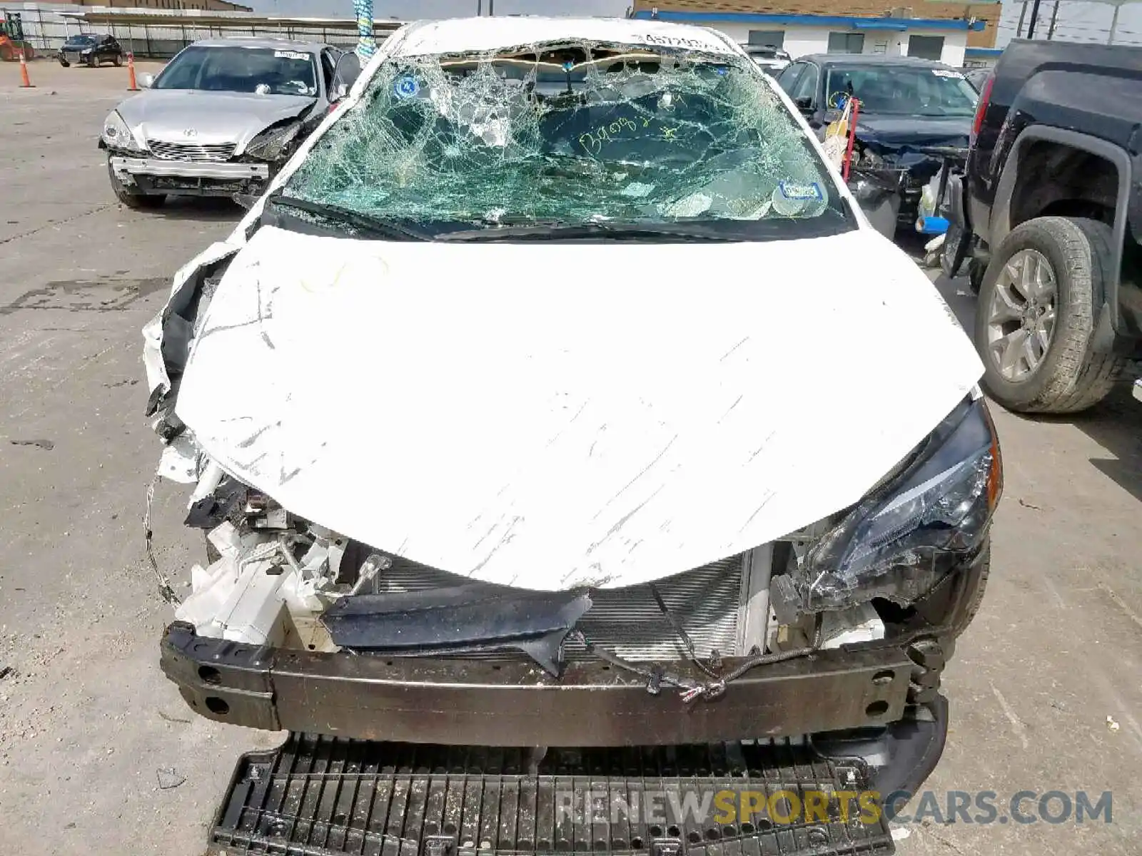 10 Photograph of a damaged car 5YFBURHE3KP883635 TOYOTA COROLLA 2019