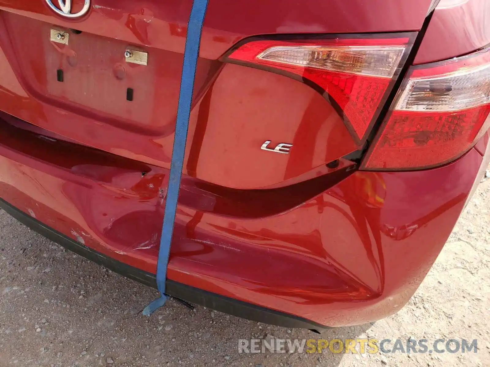 9 Photograph of a damaged car 5YFBURHE3KP885756 TOYOTA COROLLA 2019