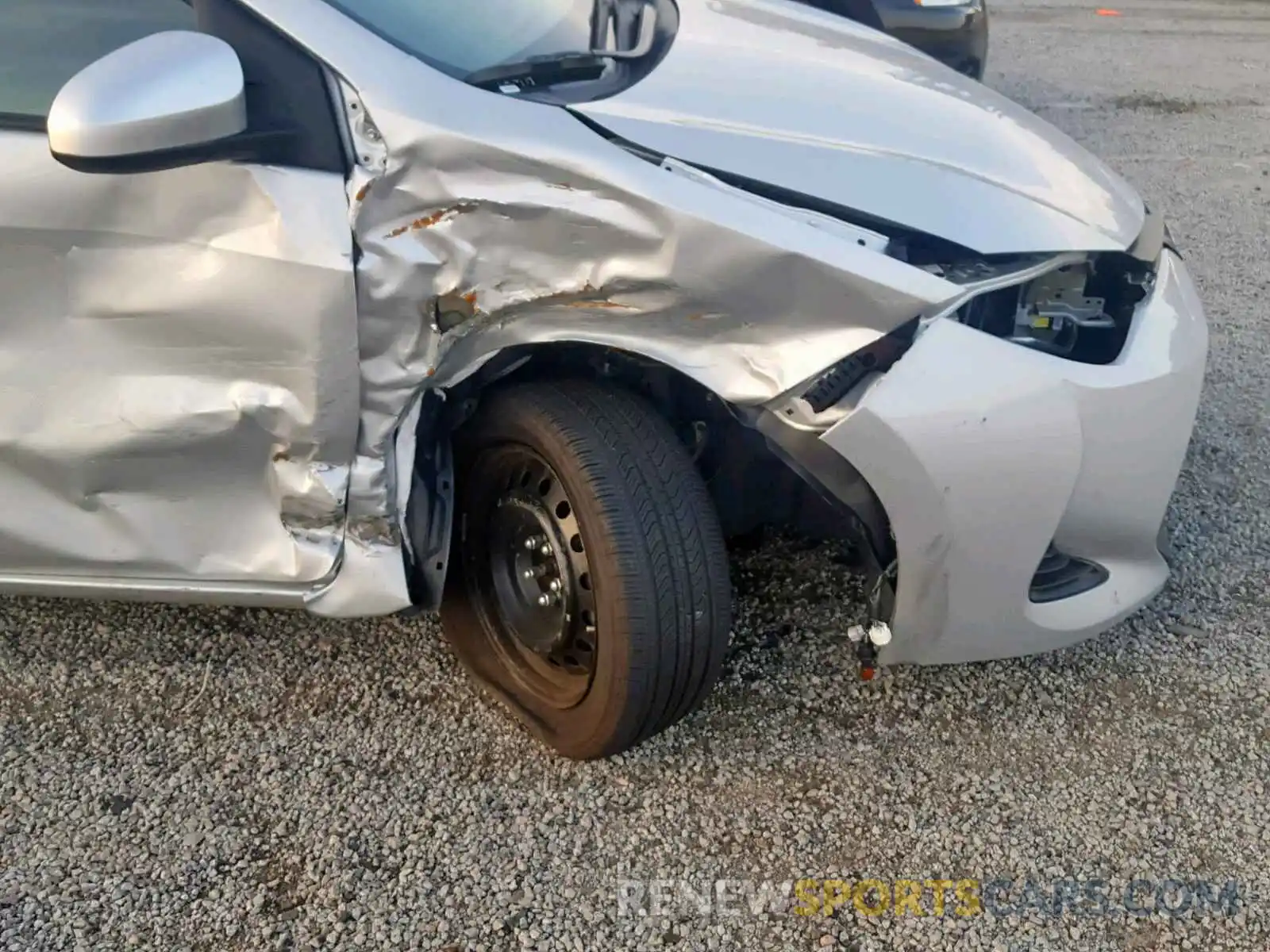 10 Photograph of a damaged car 5YFBURHE3KP886566 TOYOTA COROLLA 2019