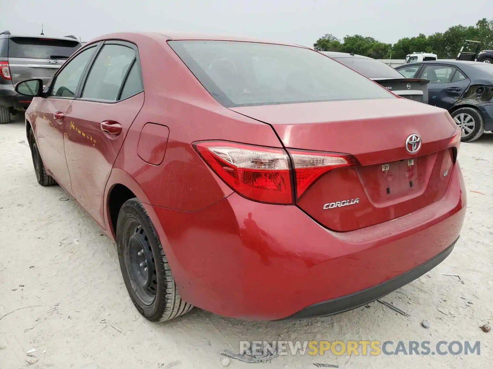 3 Photograph of a damaged car 5YFBURHE3KP889273 TOYOTA COROLLA 2019