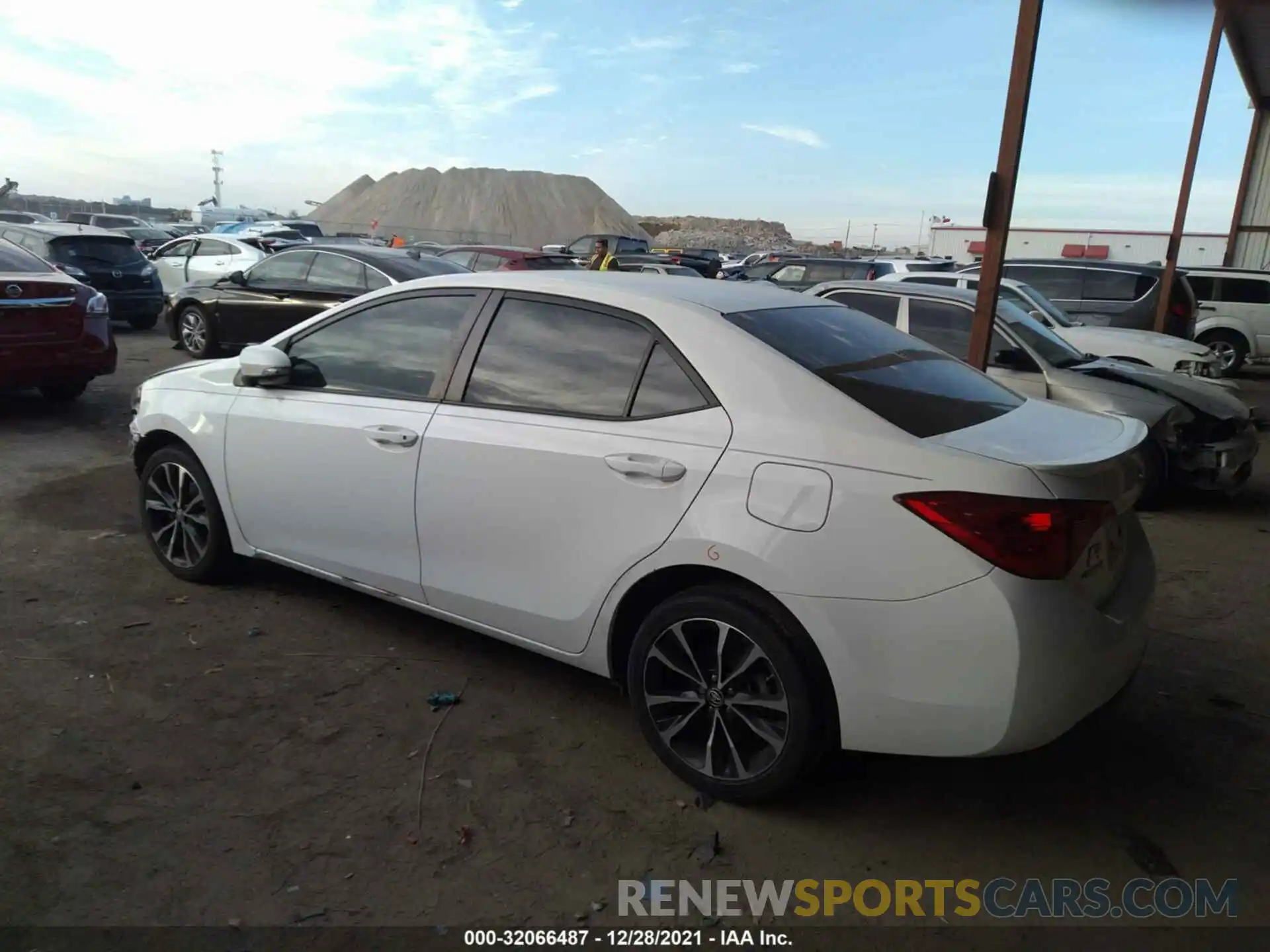 3 Photograph of a damaged car 5YFBURHE3KP891153 TOYOTA COROLLA 2019