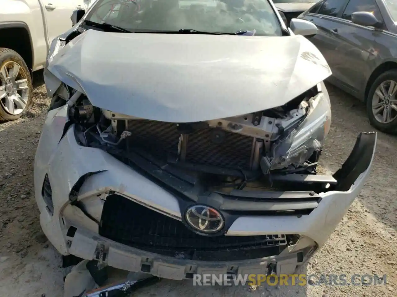 9 Photograph of a damaged car 5YFBURHE3KP891363 TOYOTA COROLLA 2019