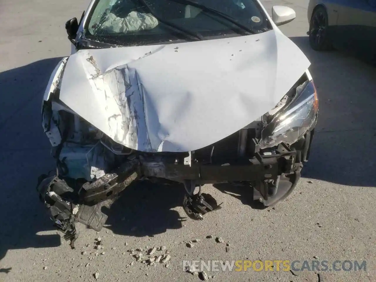 9 Photograph of a damaged car 5YFBURHE3KP894215 TOYOTA COROLLA 2019