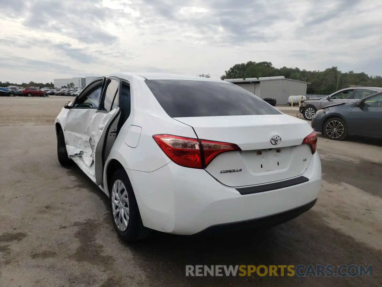 3 Photograph of a damaged car 5YFBURHE3KP894909 TOYOTA COROLLA 2019