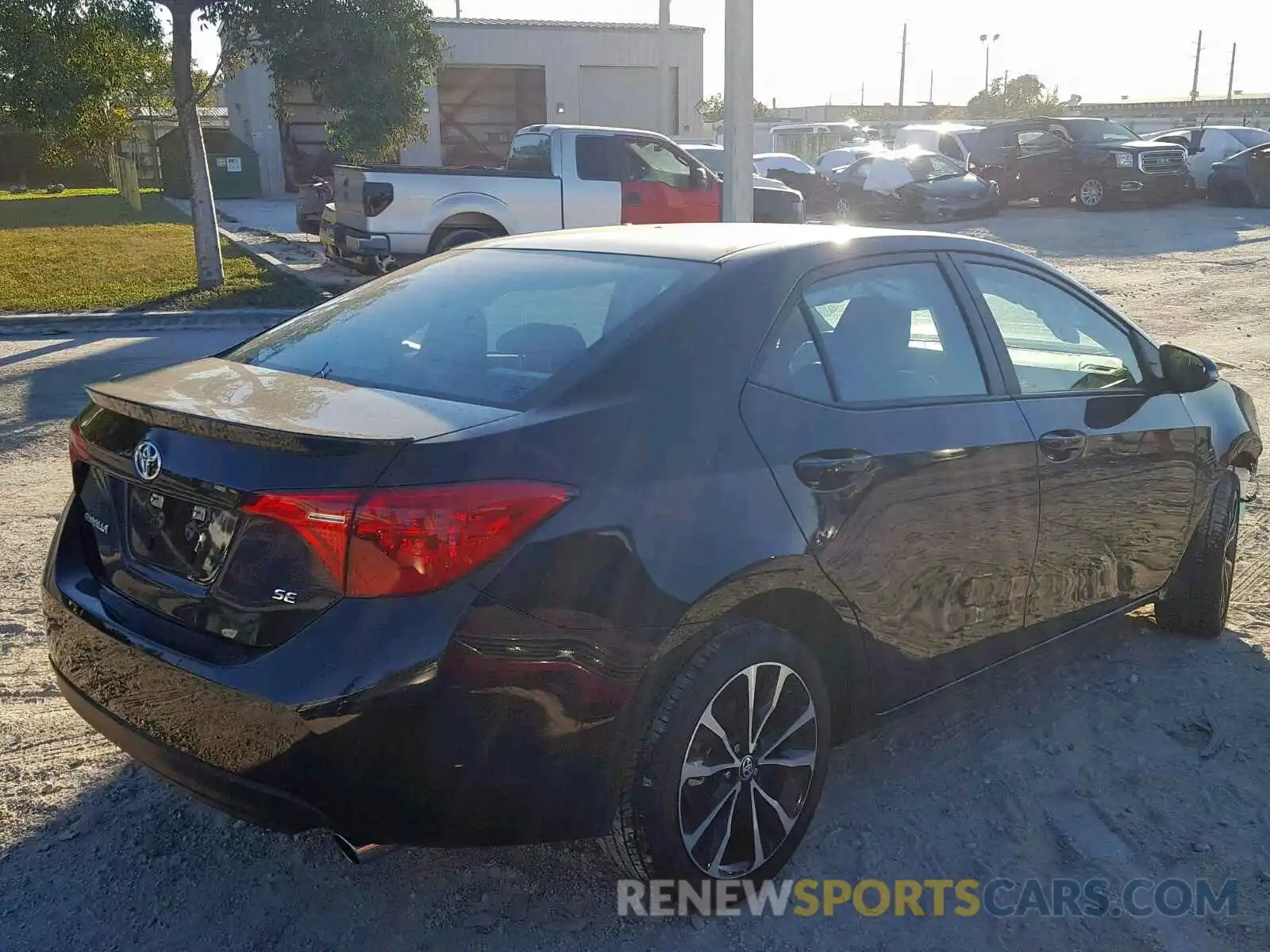 4 Photograph of a damaged car 5YFBURHE3KP895607 TOYOTA COROLLA 2019