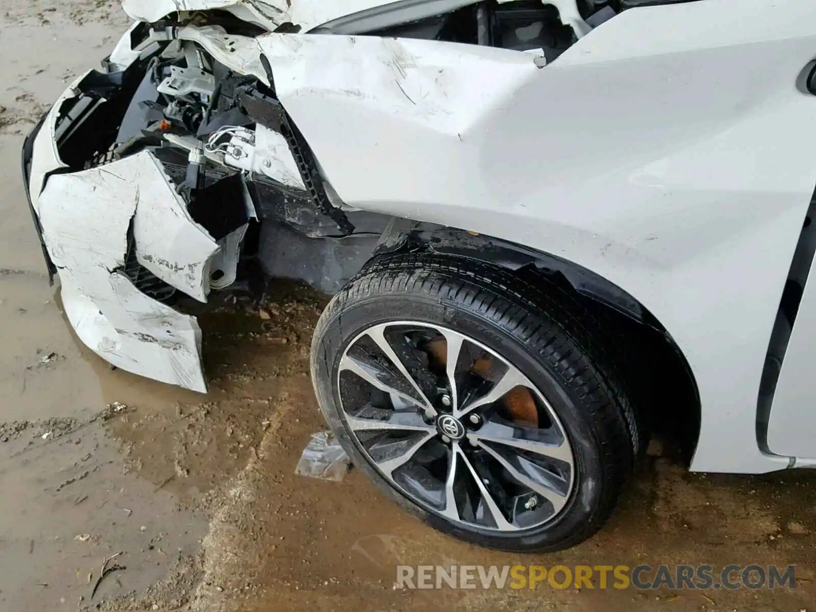 9 Photograph of a damaged car 5YFBURHE3KP896577 TOYOTA COROLLA 2019