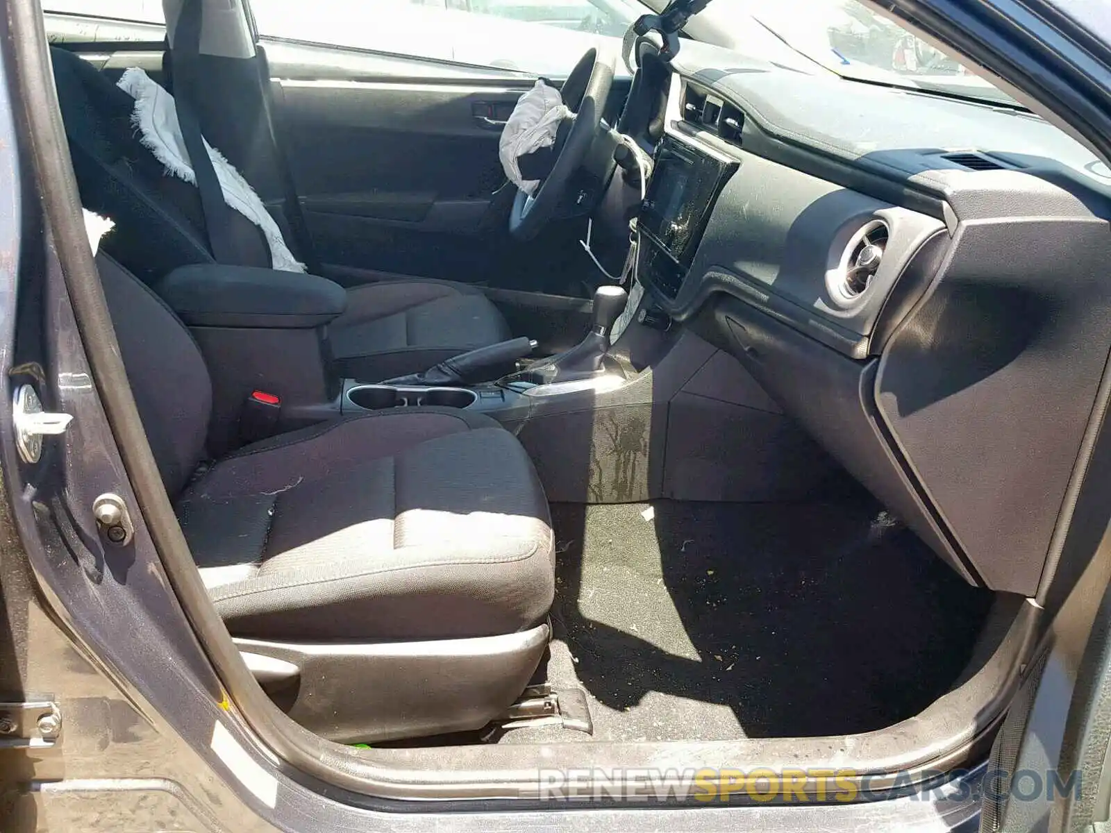 5 Photograph of a damaged car 5YFBURHE3KP898894 TOYOTA COROLLA 2019